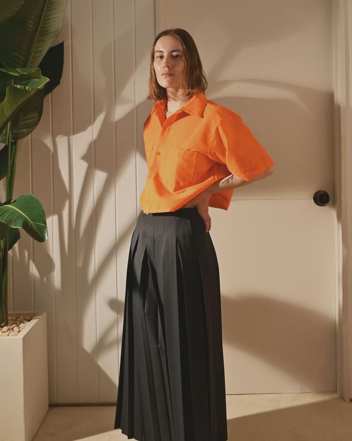 Cropped Universal Orange S/S Shirt