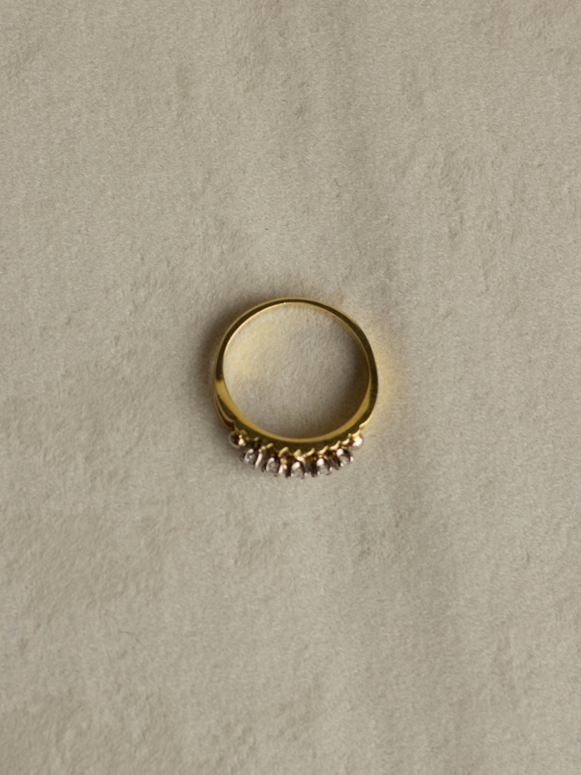 18K Linear Diamond Ring (GDR-29)