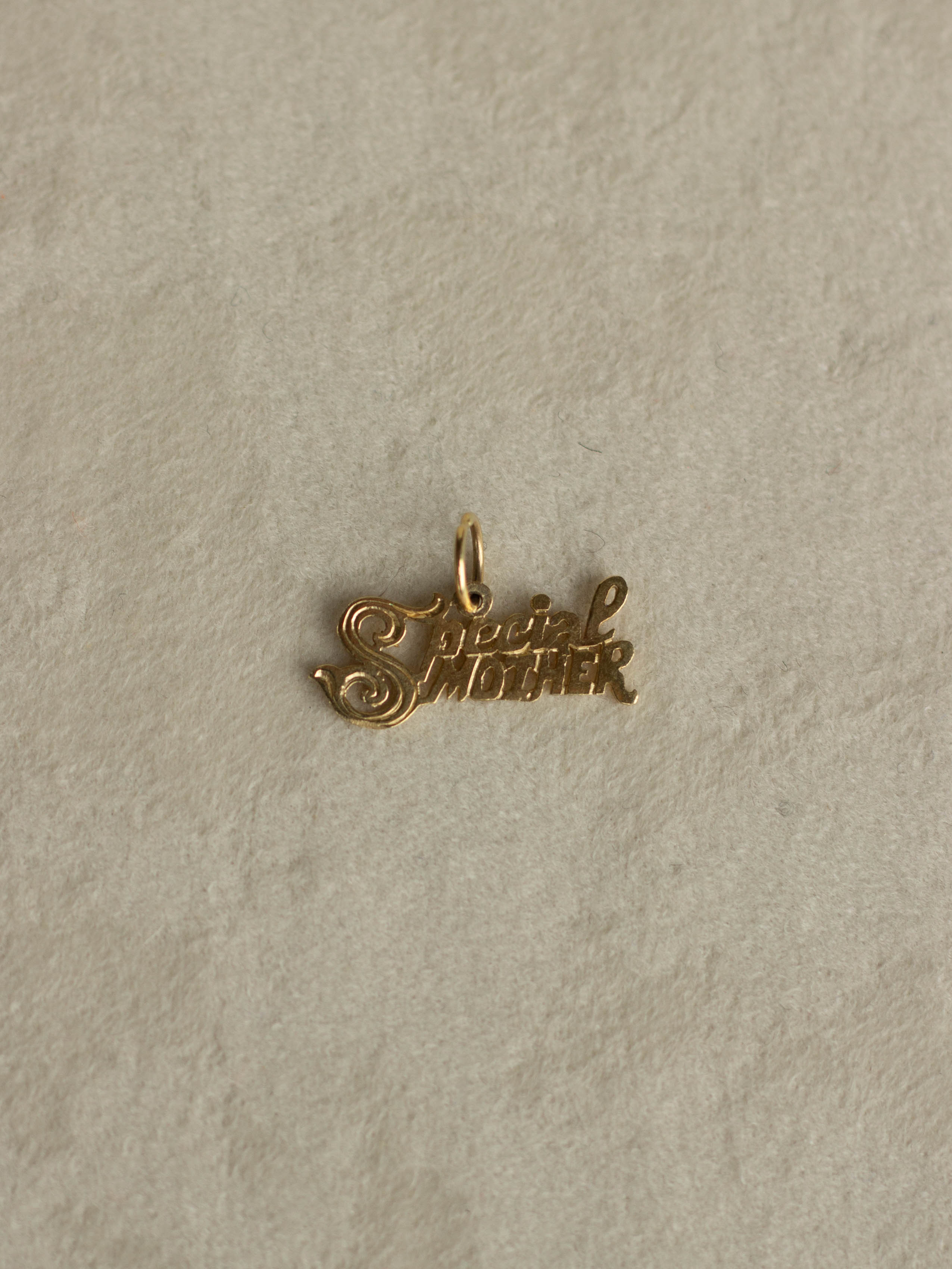 "14K Charm  ""Special Mother"" (GDN-25022)