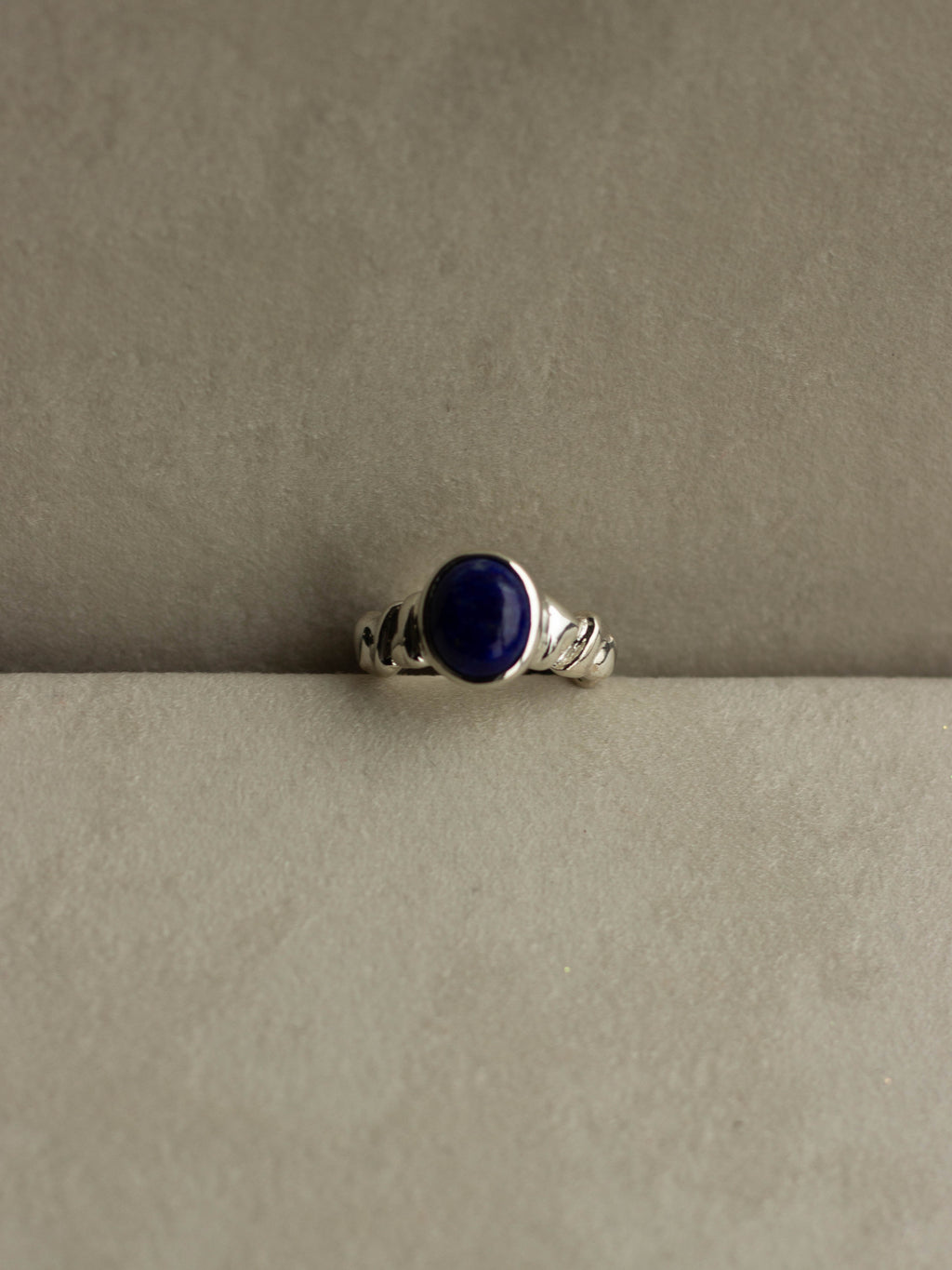 "Isabella Etou" Lapis Lazuli Crush Ring