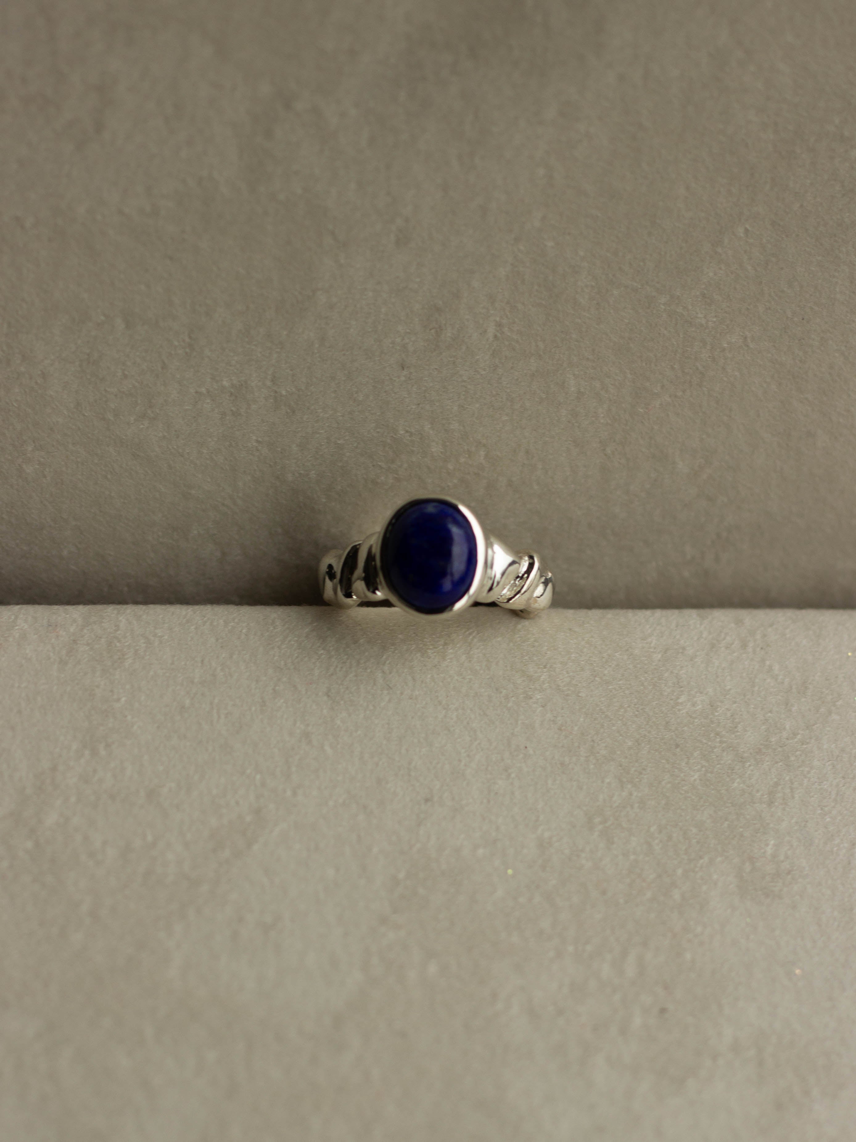"Isabella Etou" Lapis Lazuli Crush Ring
