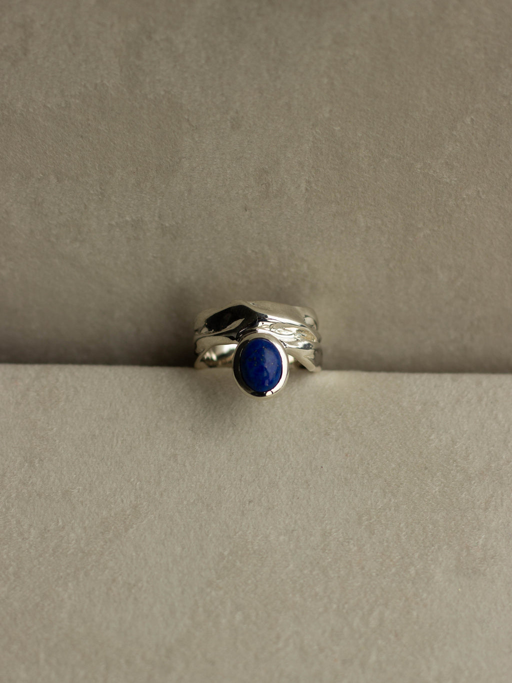 "Isabella Etou" Folding Lapis Lazuli Ring