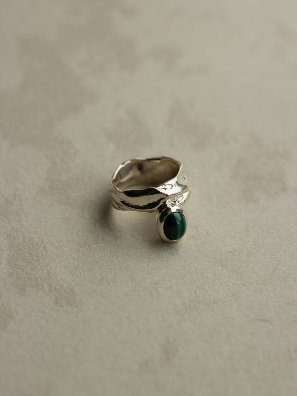 "Isabella Etou" Folding Malachite Ring