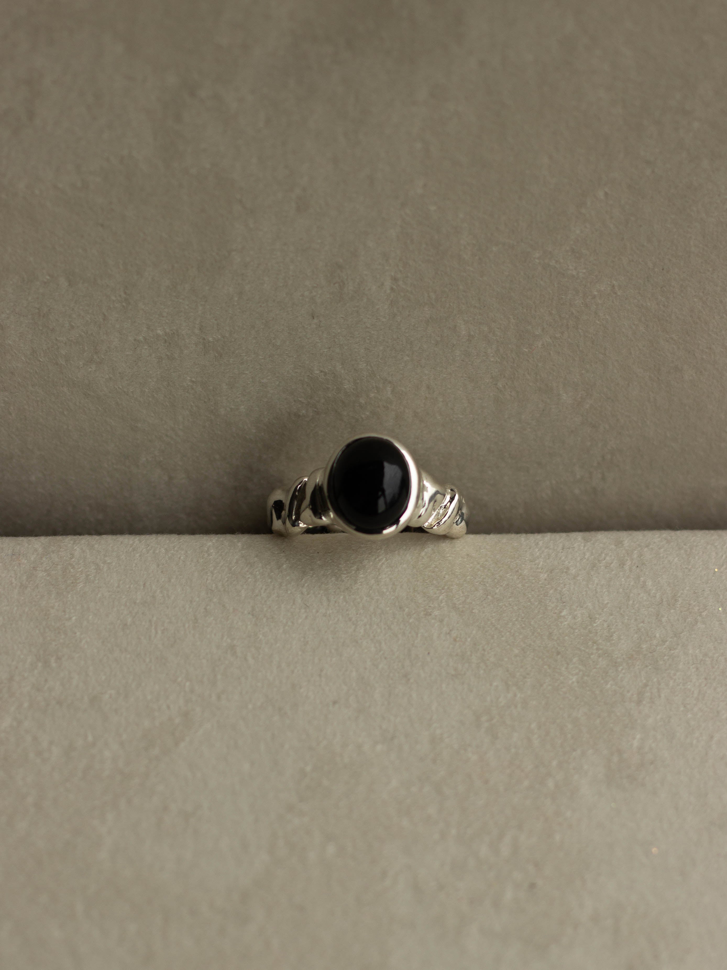 "Isabella Etou" Onyx Crush Ring