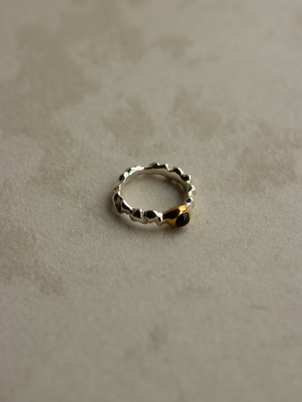 "Isabella Etou" Crinkle Bubble Garnet Ring