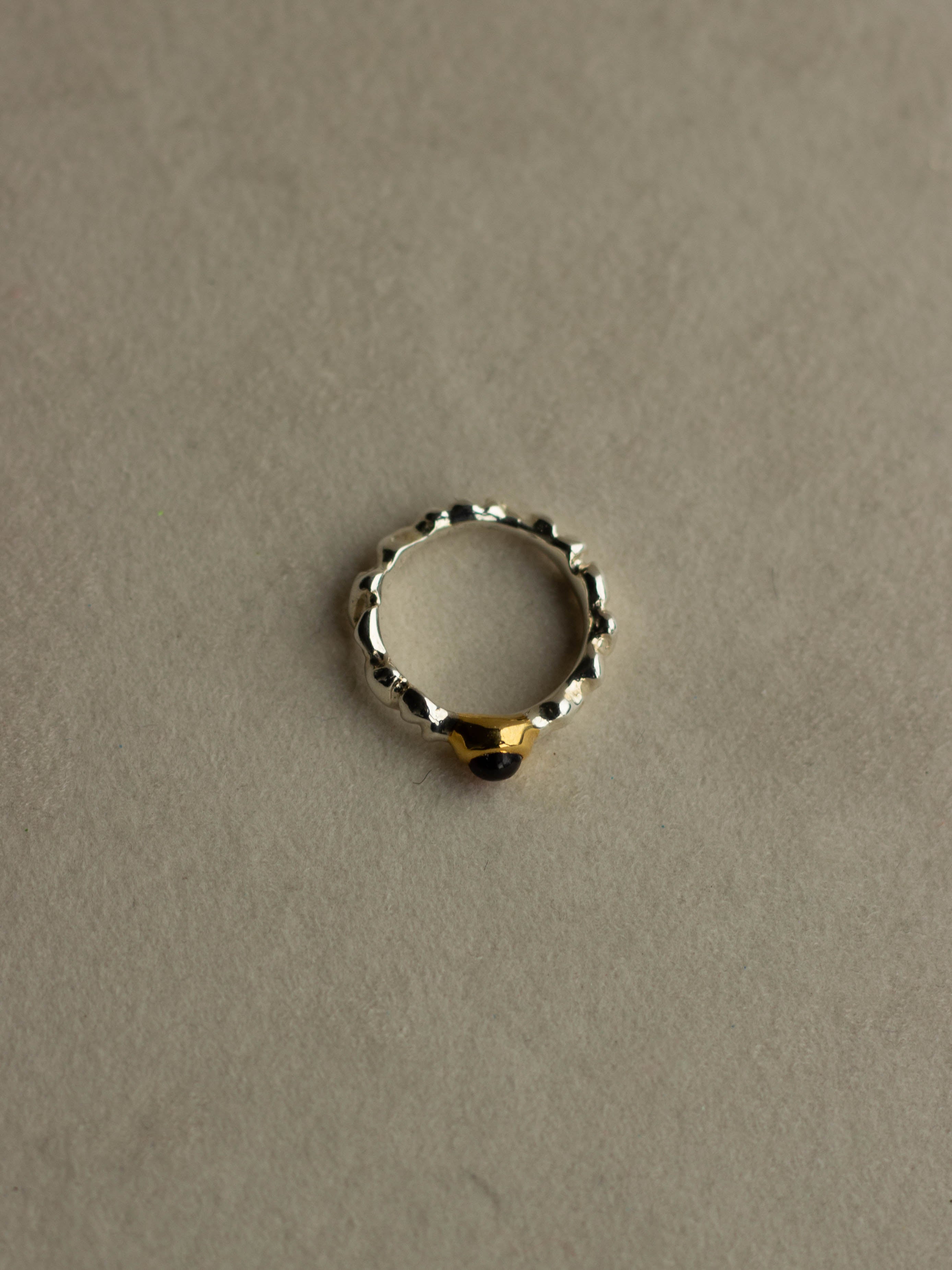 "Isabella Etou" Crinkle Bubble Garnet Ring