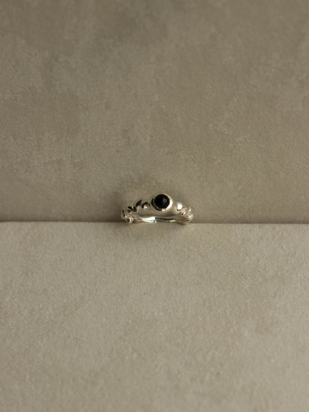 "Isabella Etou" Crinkle Bubble Onyx Ring