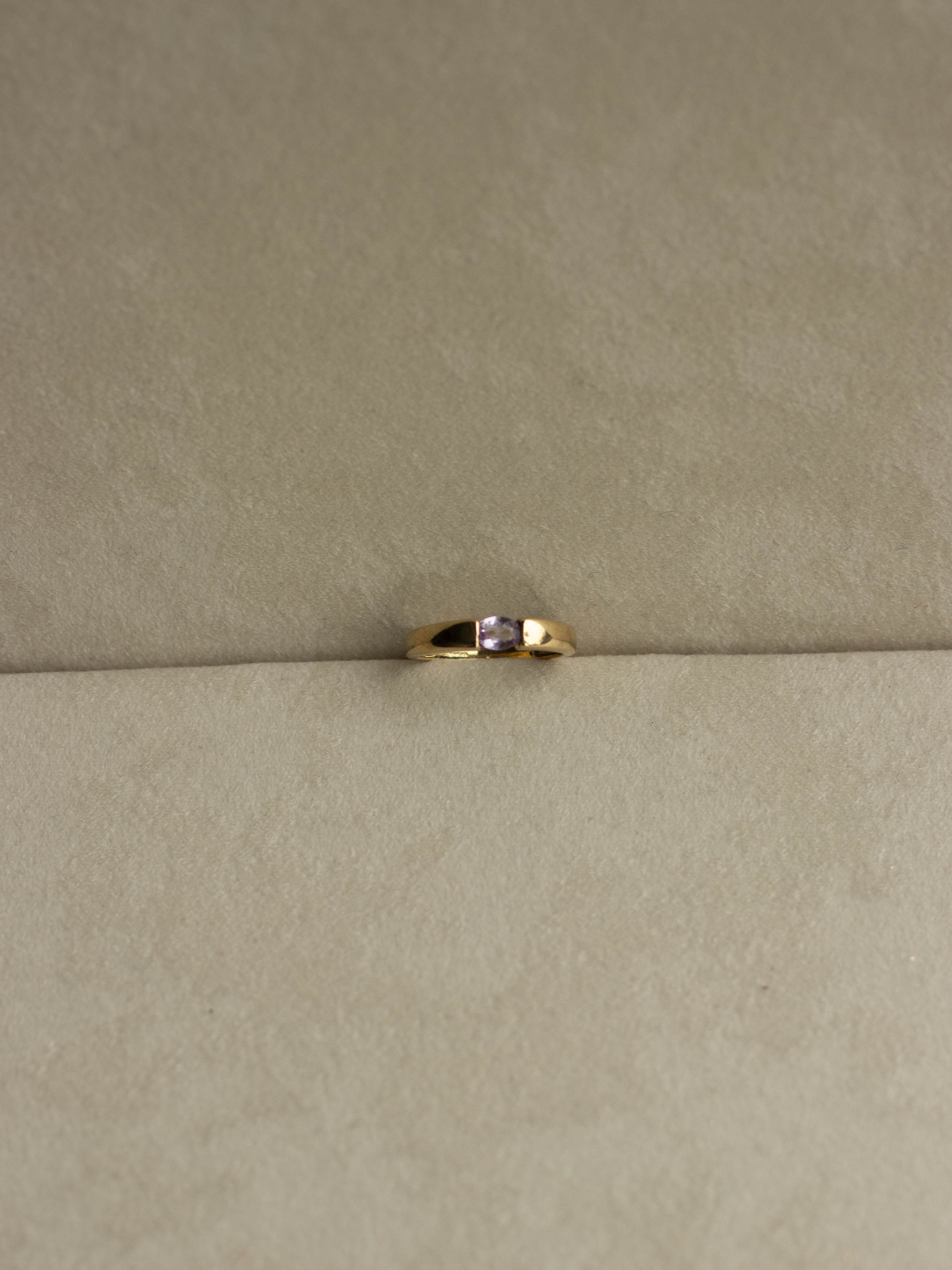 9K Gold Amethyst Band Ring (GDR-33)