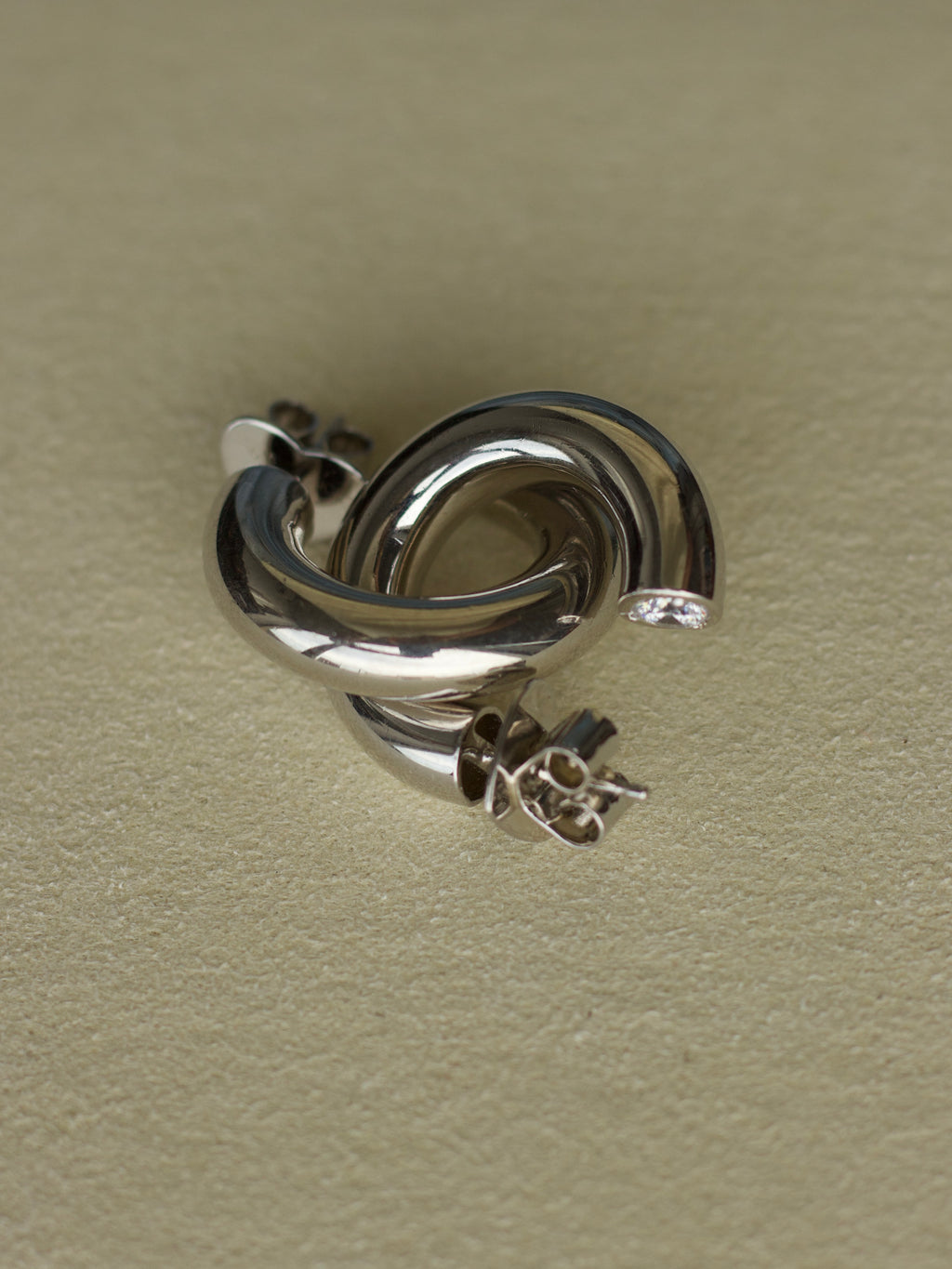 Silver Hoop Earrings with Clear Stone (SVE42)