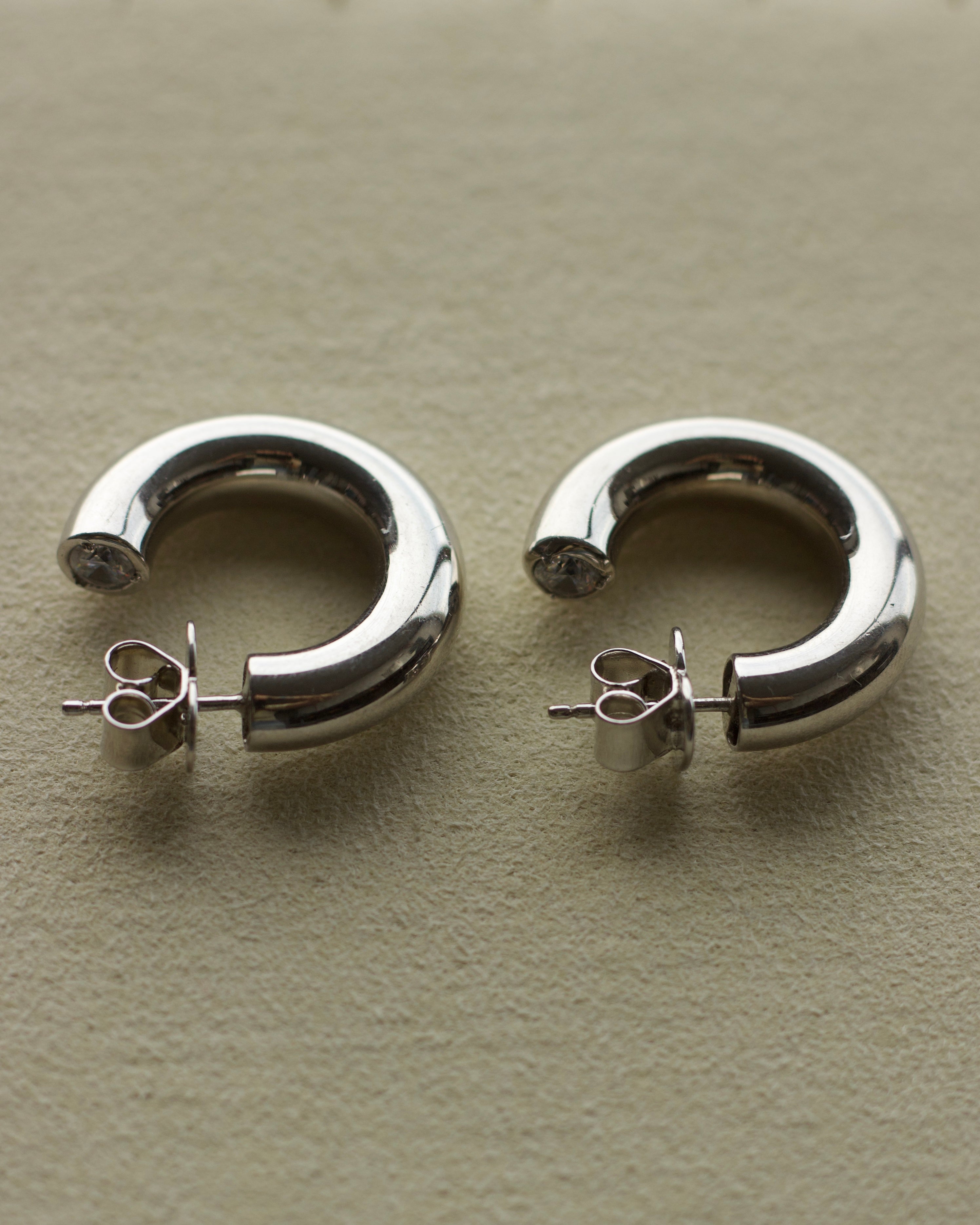 Silver Hoop Earrings with Clear Stone (SVE42)