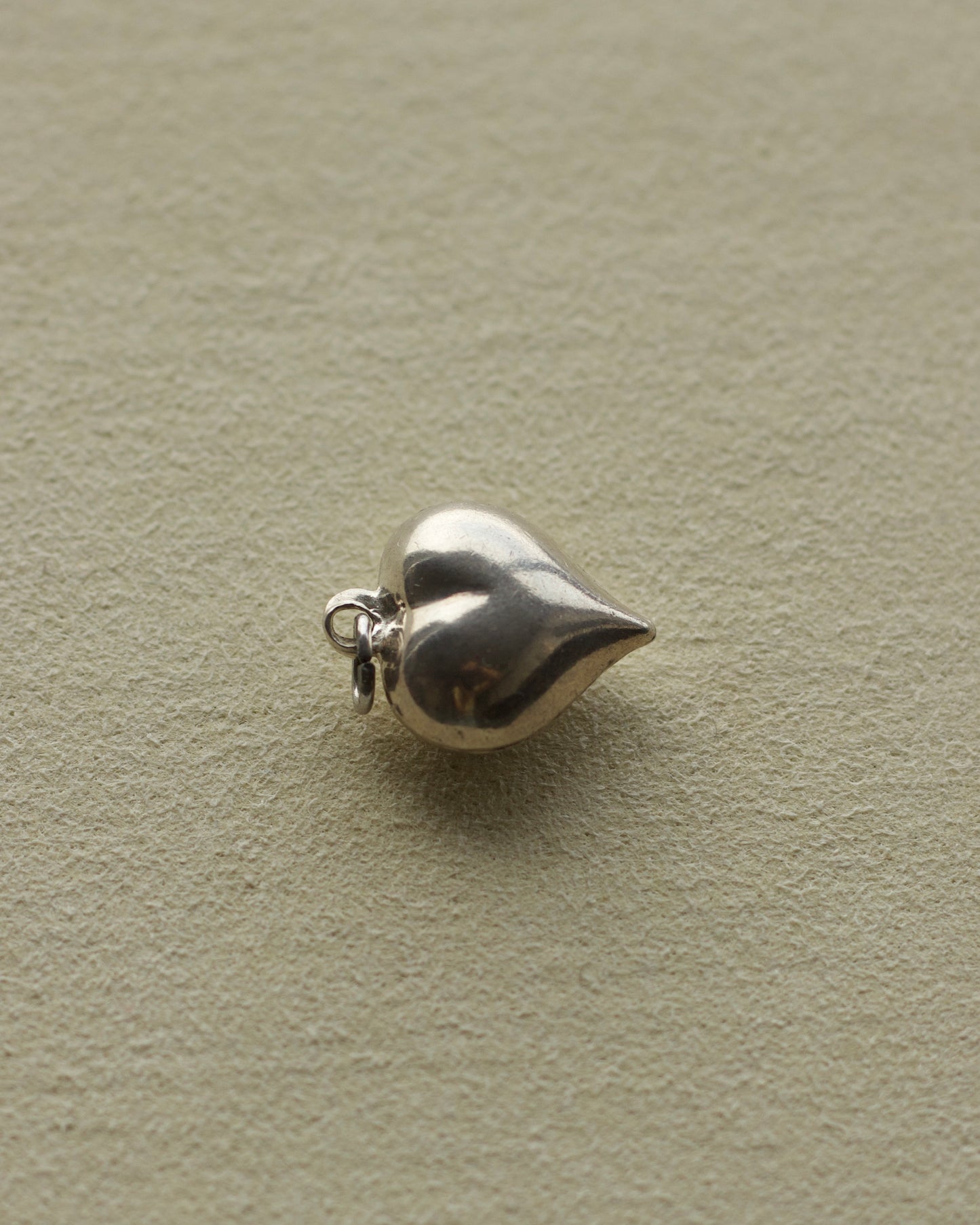 Silver Heart Charm (SVN2501)