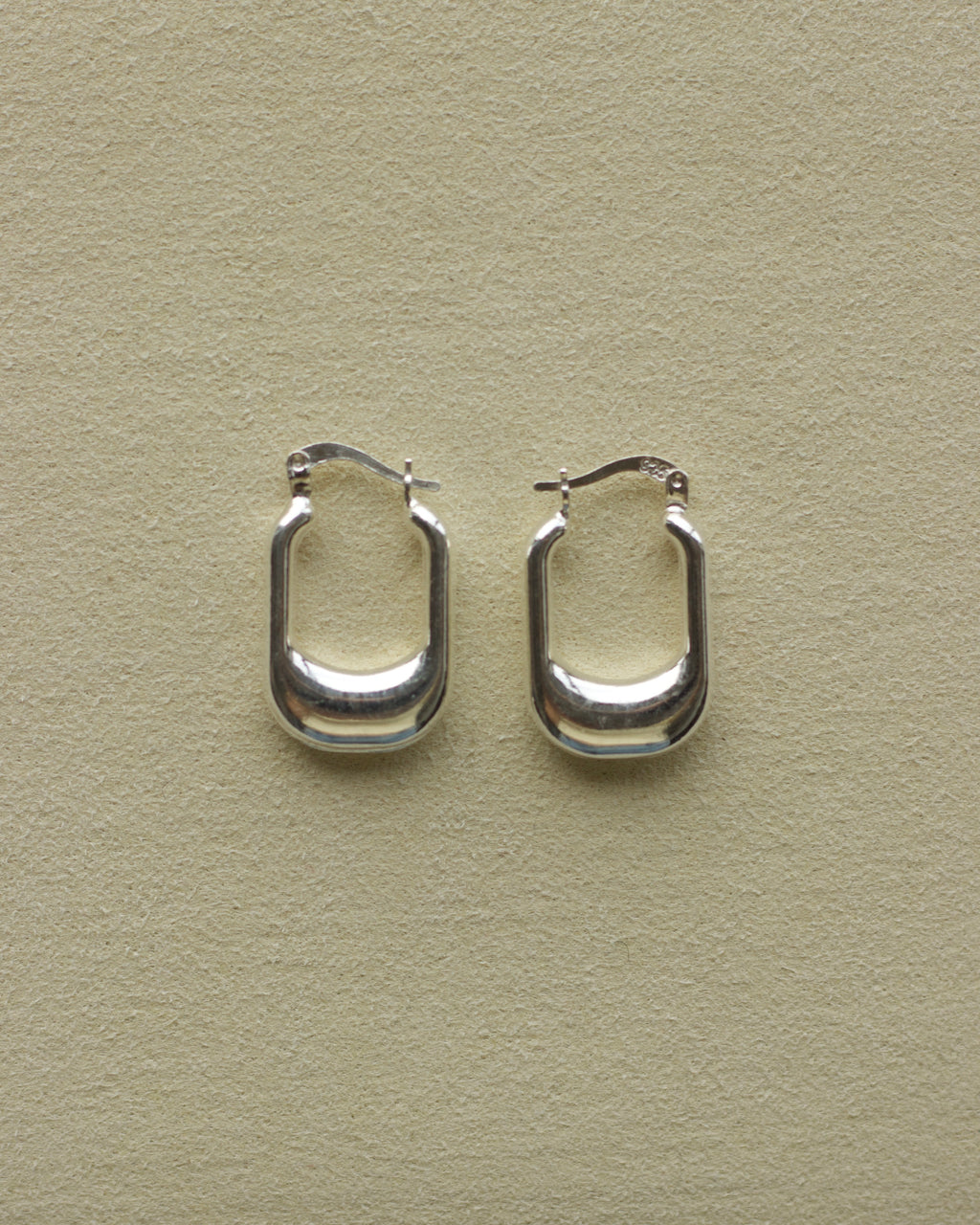 Silver Rounded Square Hoops (E025010)