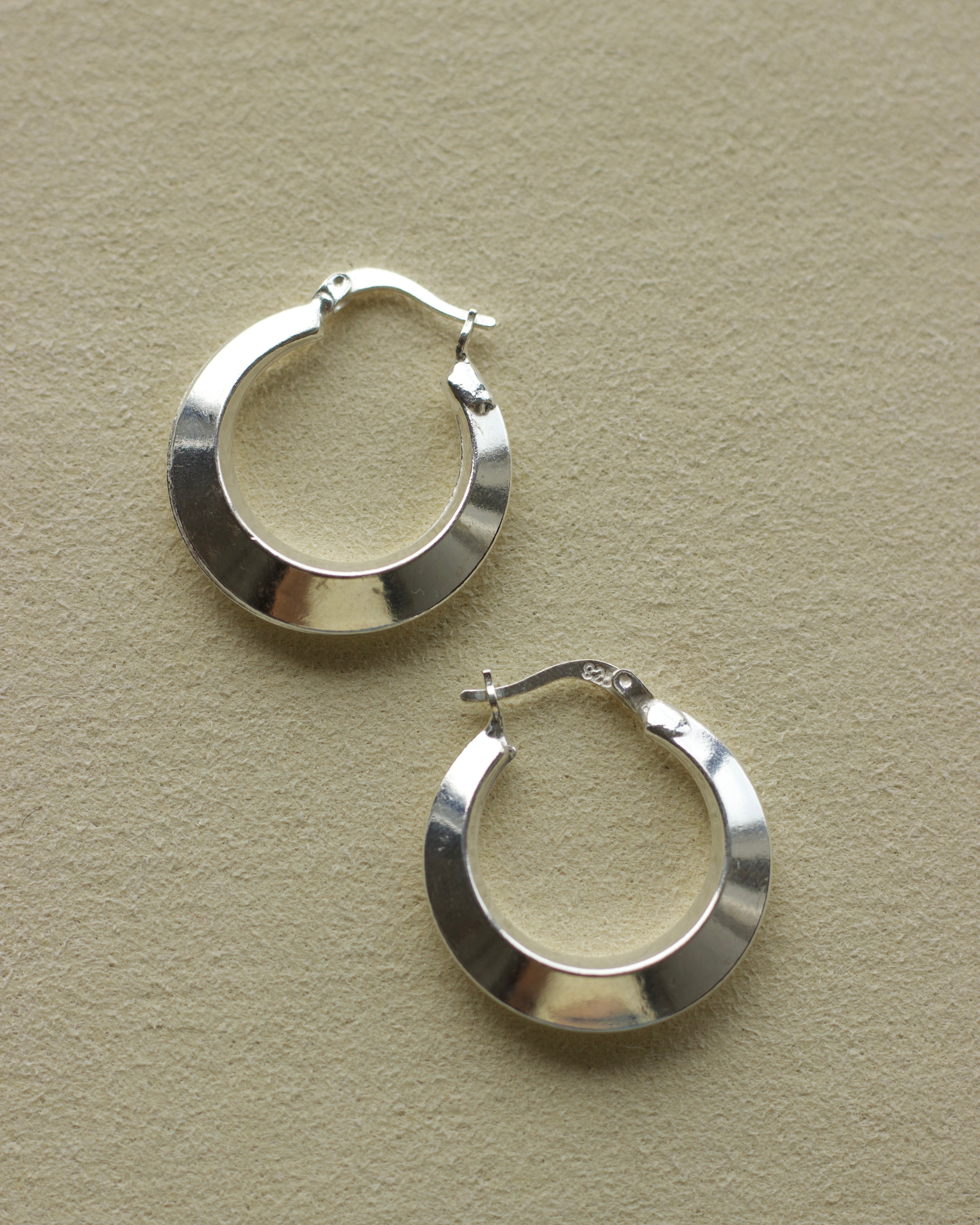Silver Edge Hoops (E025017)