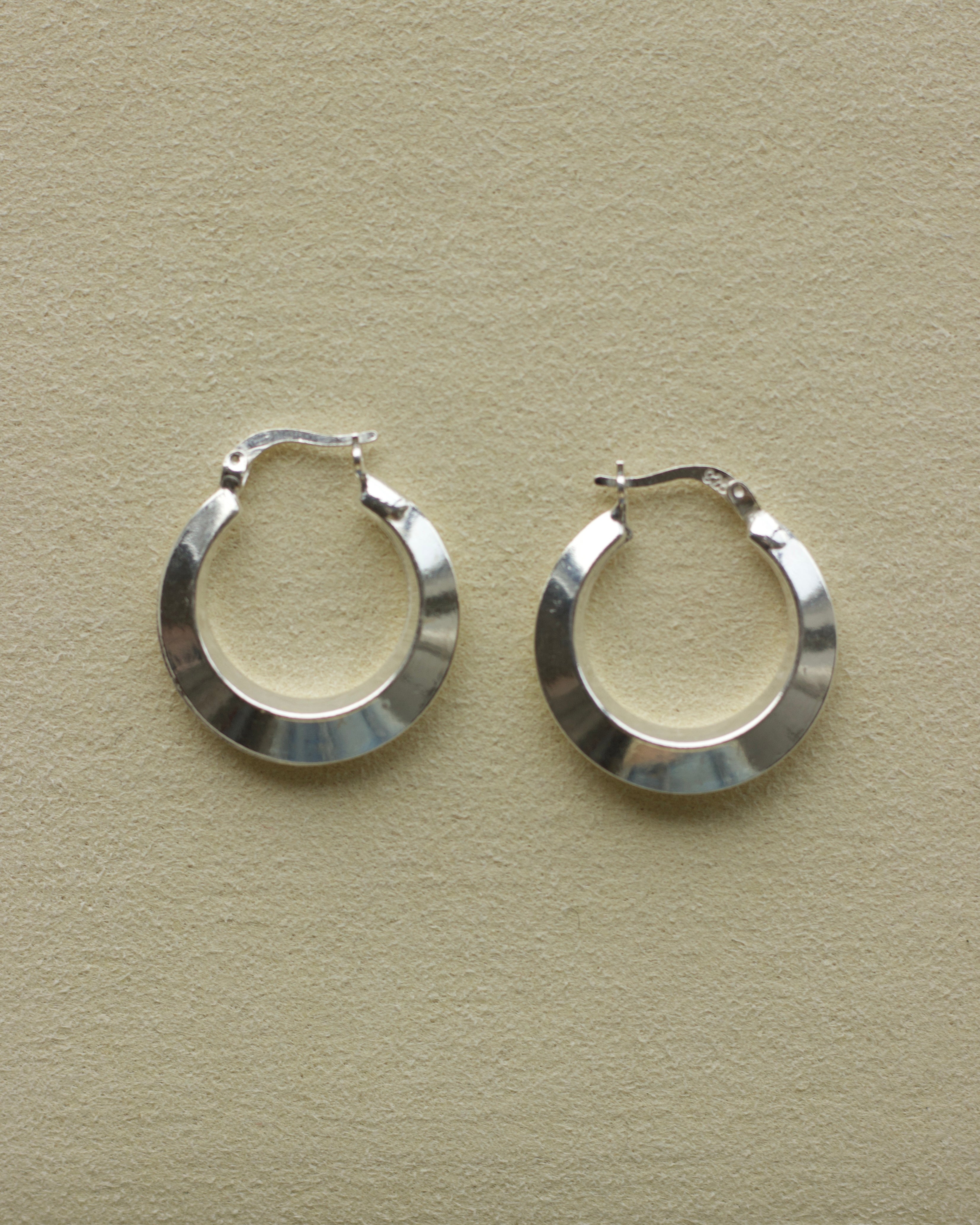 Silver Edge Hoops (E025017)
