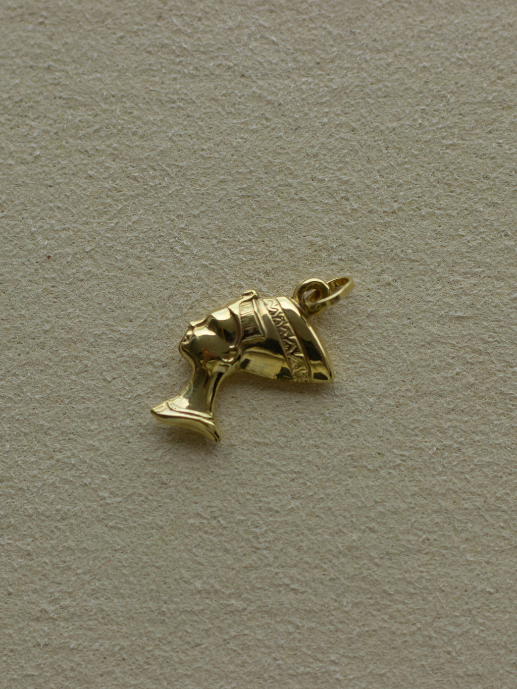 9ct Gold Queen Nefertiti Charm (GDN-25SS011)