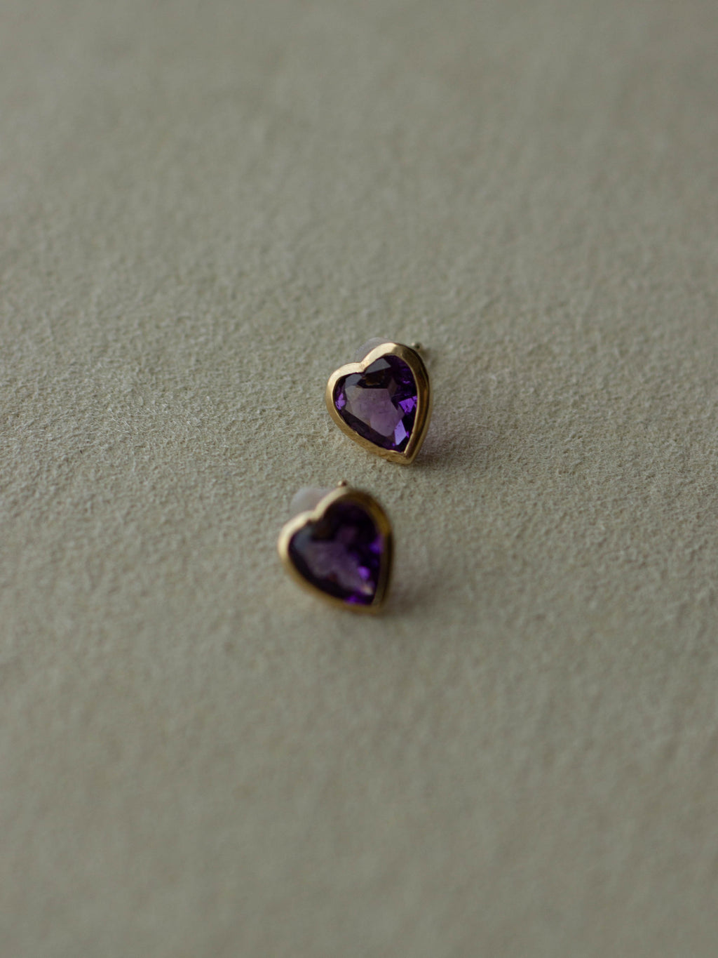 9ct  Gold Amethyst Heart Earrings (GDE-25SS022)