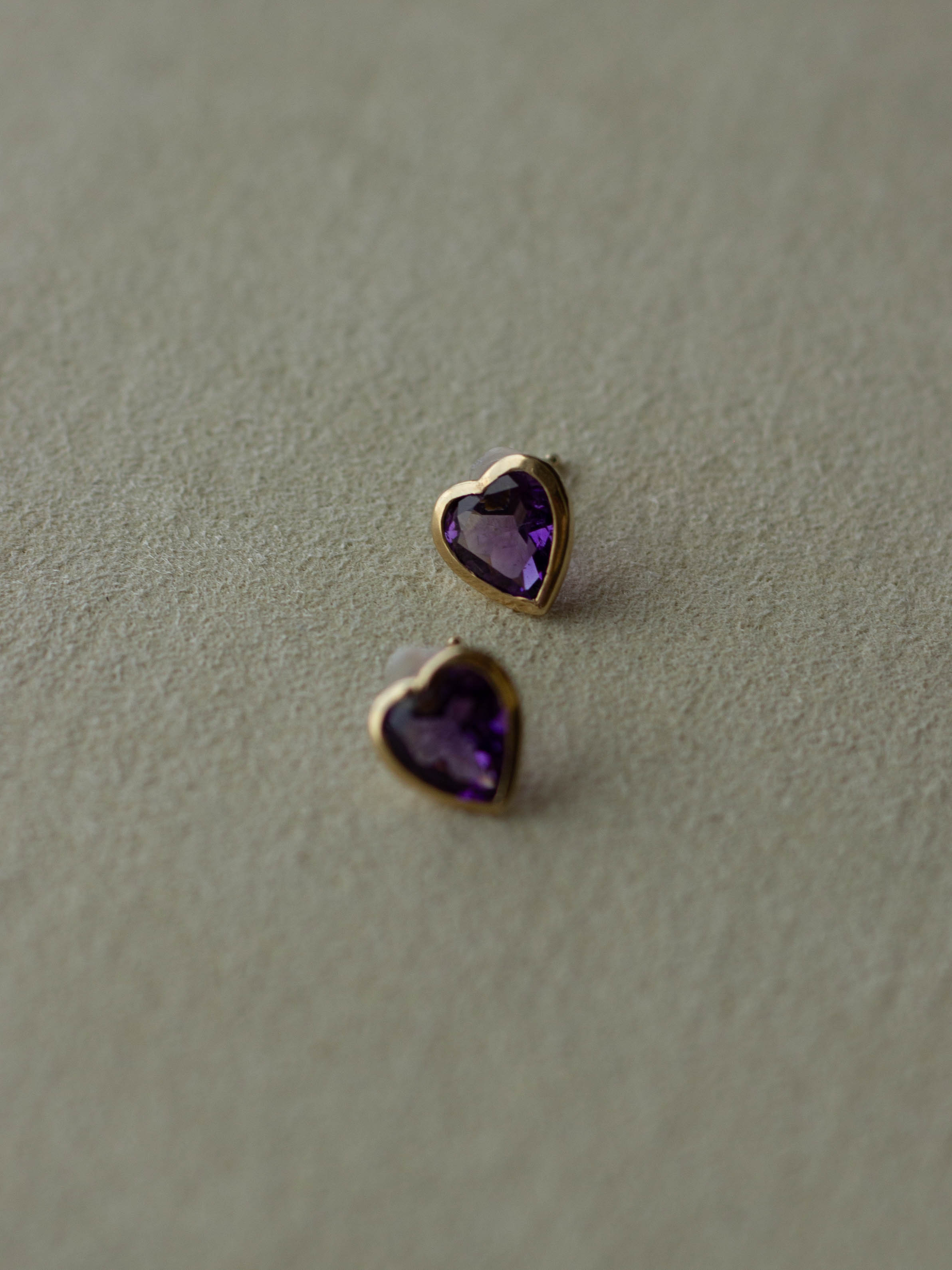 9ct  Gold Amethyst Heart Earrings (GDE-25SS022)