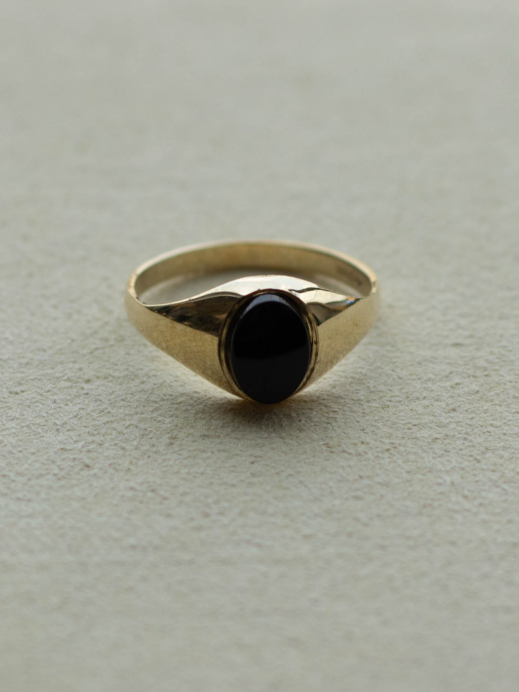 9ct Gold Onyx Signet Ring (GDR-25SS001)