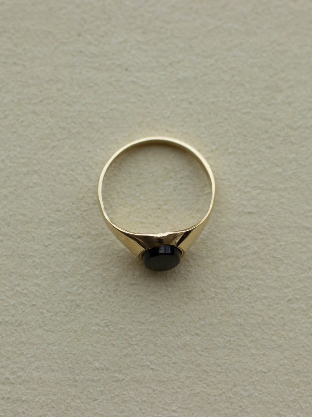 9ct Gold Onyx Signet Ring (GDR-25SS001)