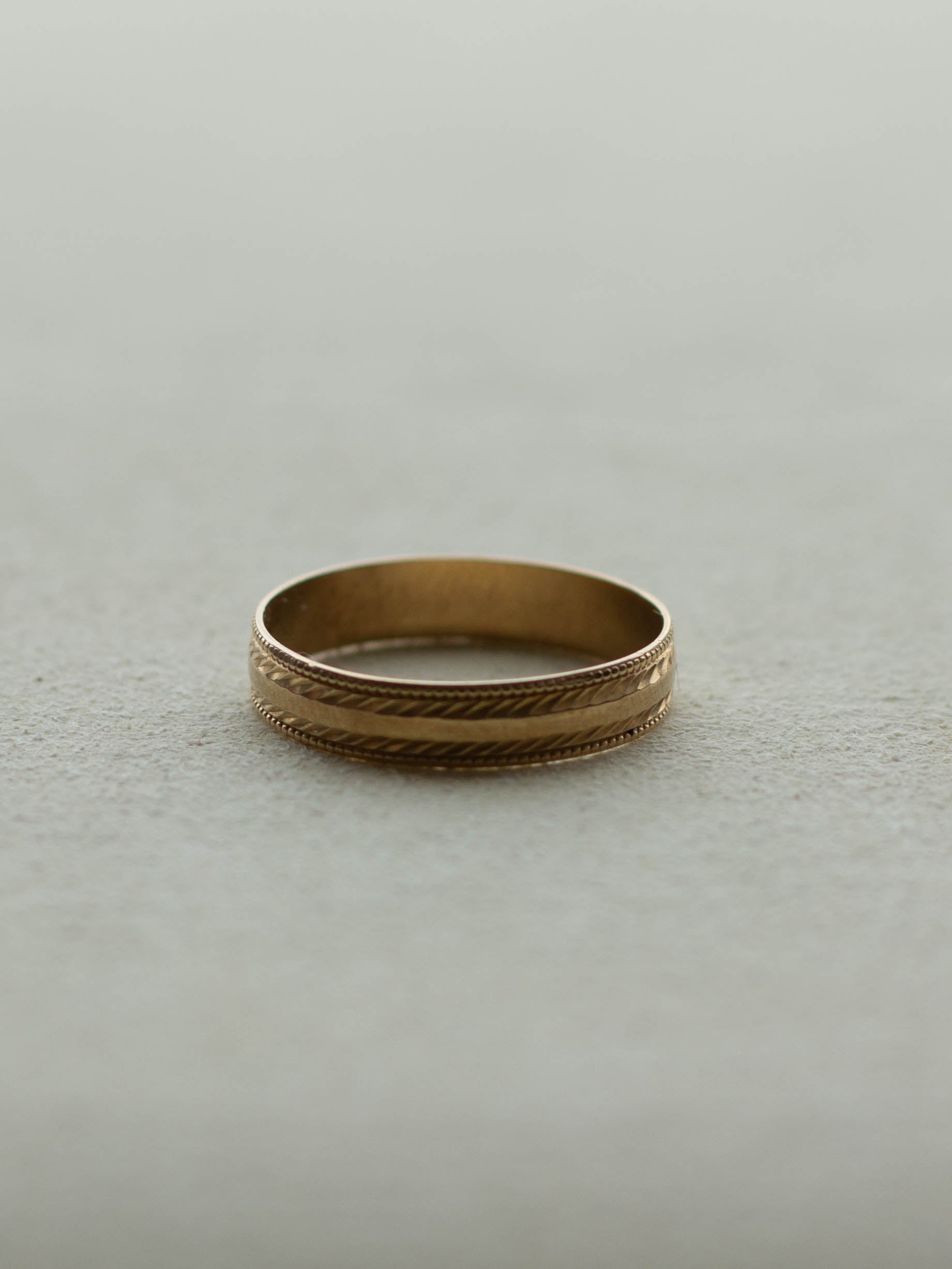 9ct Gold Patterned Soft Band (GDR-25SS002)
