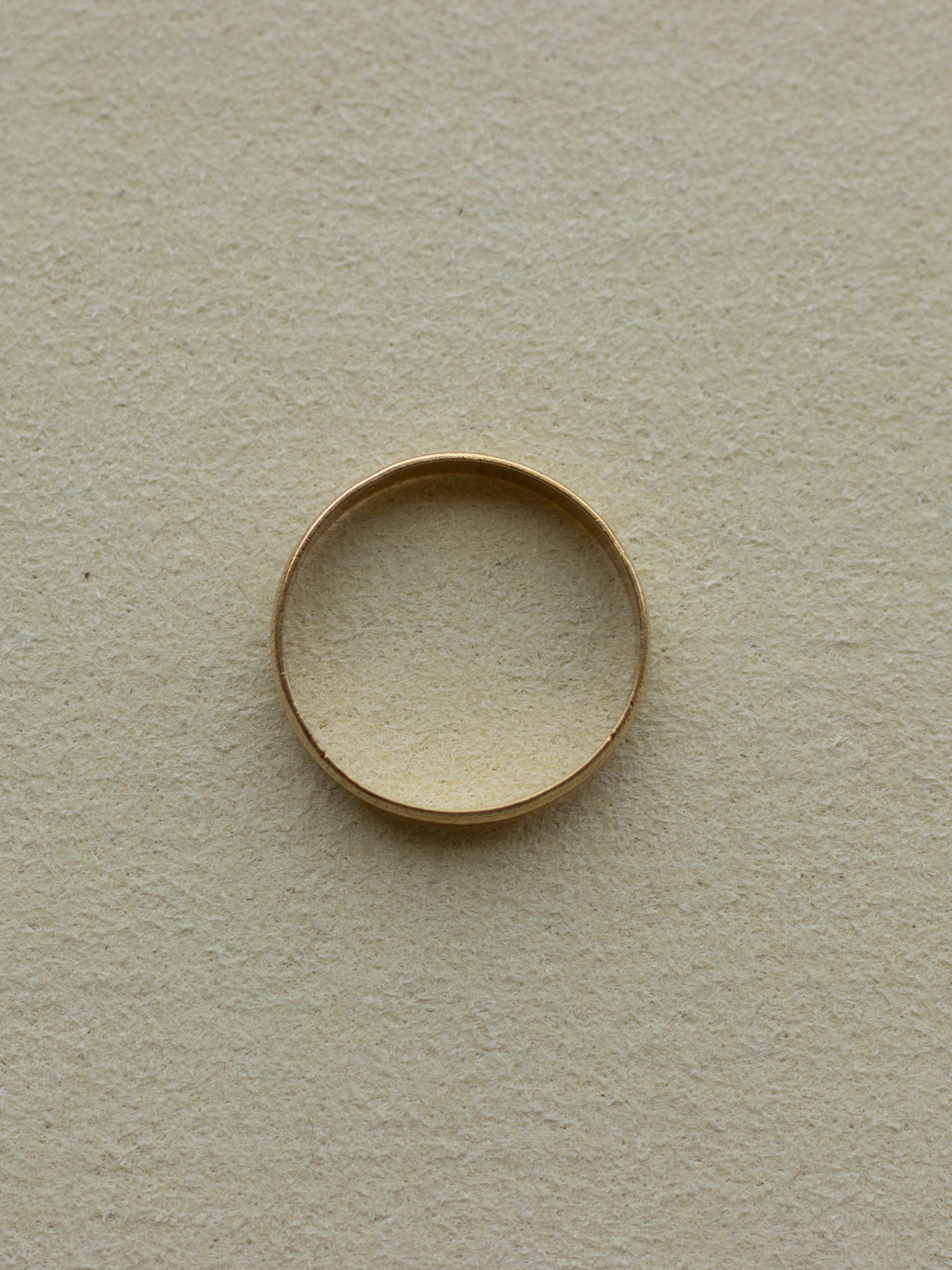 9ct Gold Patterned Soft Band (GDR-25SS002)