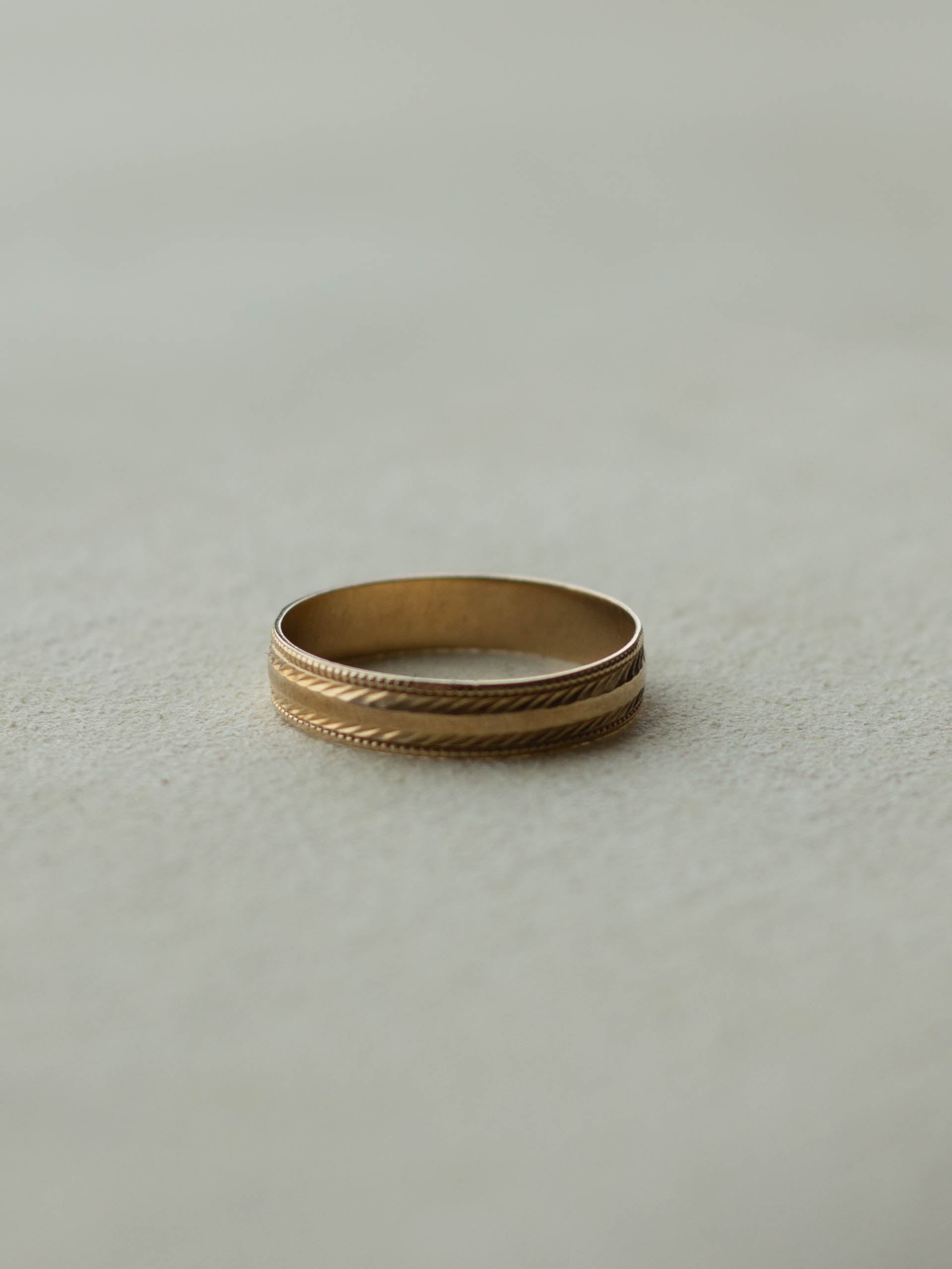 9ct Gold Patterned Soft Band (GDR-25SS002)