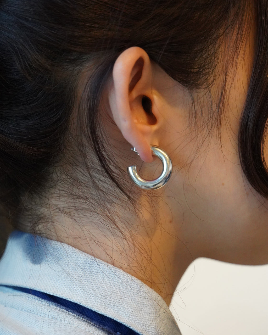 Silver Hoop Earrings with Clear Stone (SVE42)
