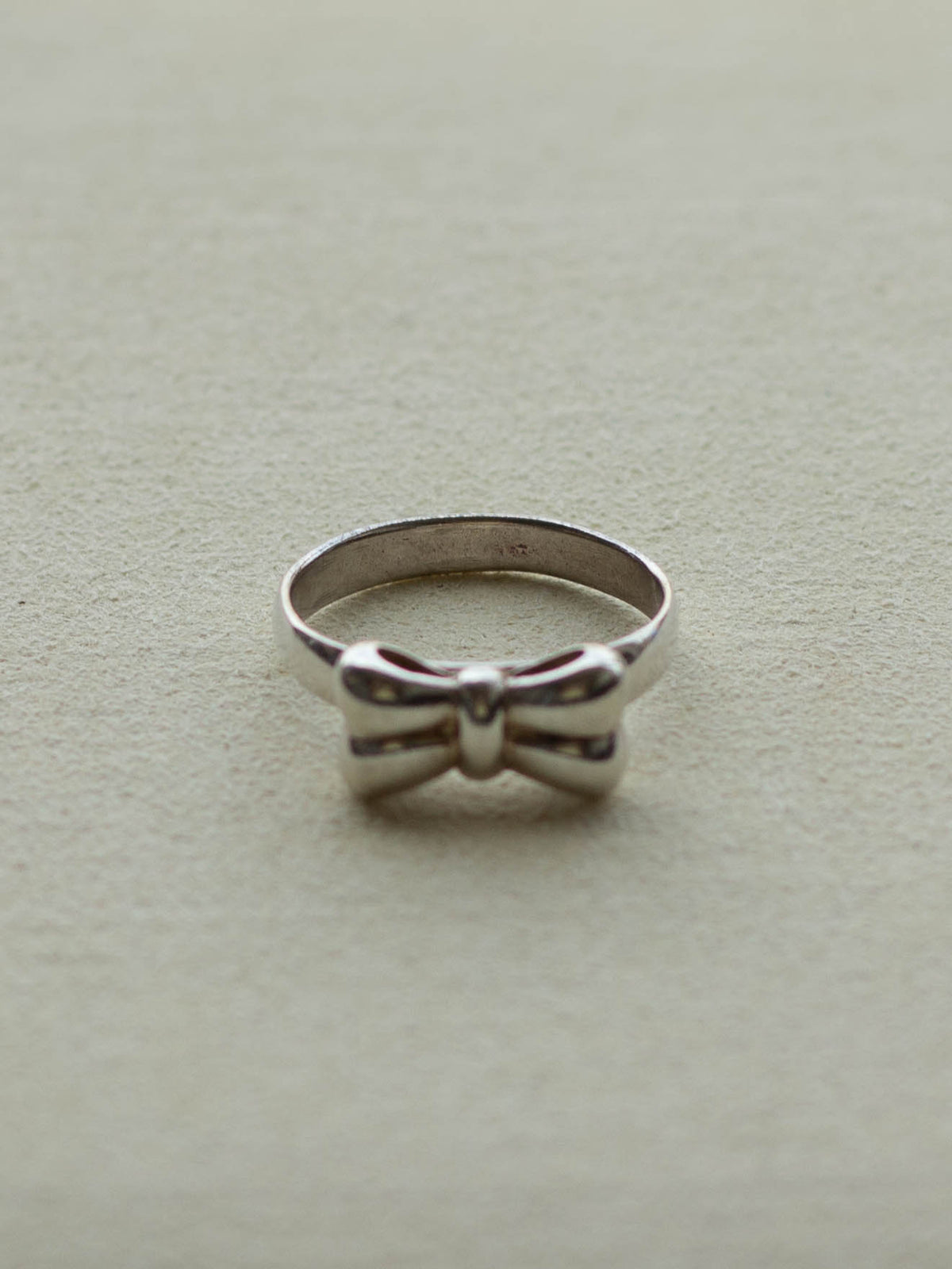 Silver Bow Band Ring (SVR-25SS017)