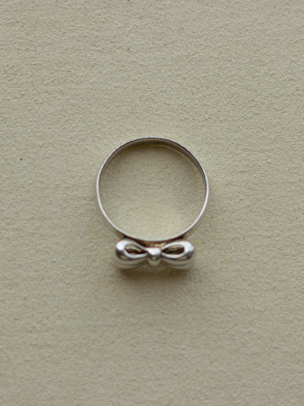 Silver Bow Band Ring (SVR-25SS017)