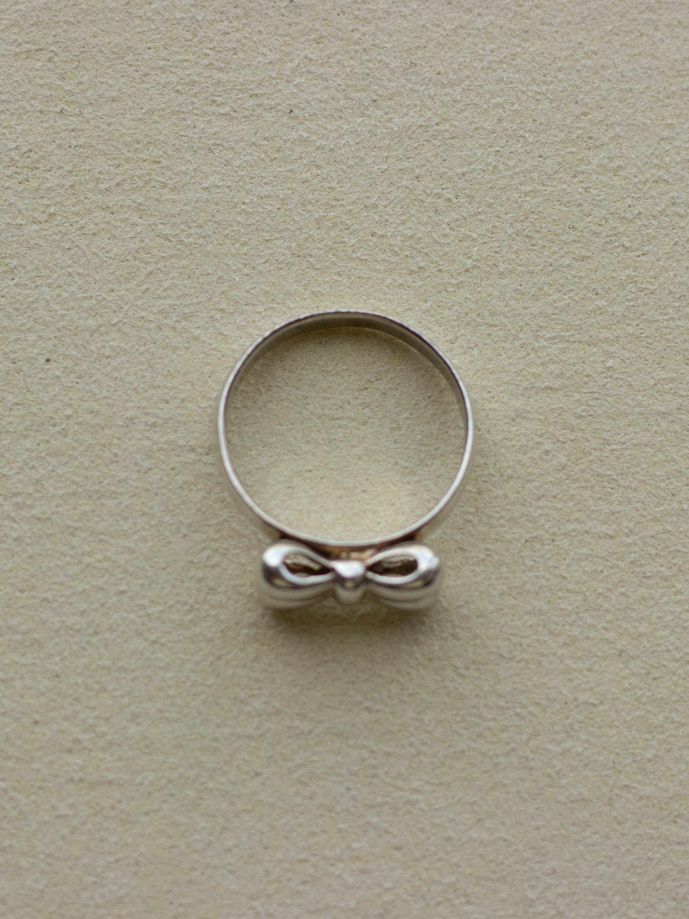 Silver Bow Band Ring (SVR-25SS017)