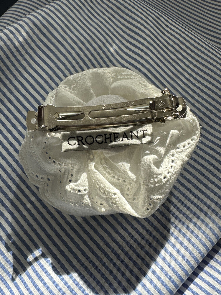 "CROCHEANT" Cotton Rose Pin