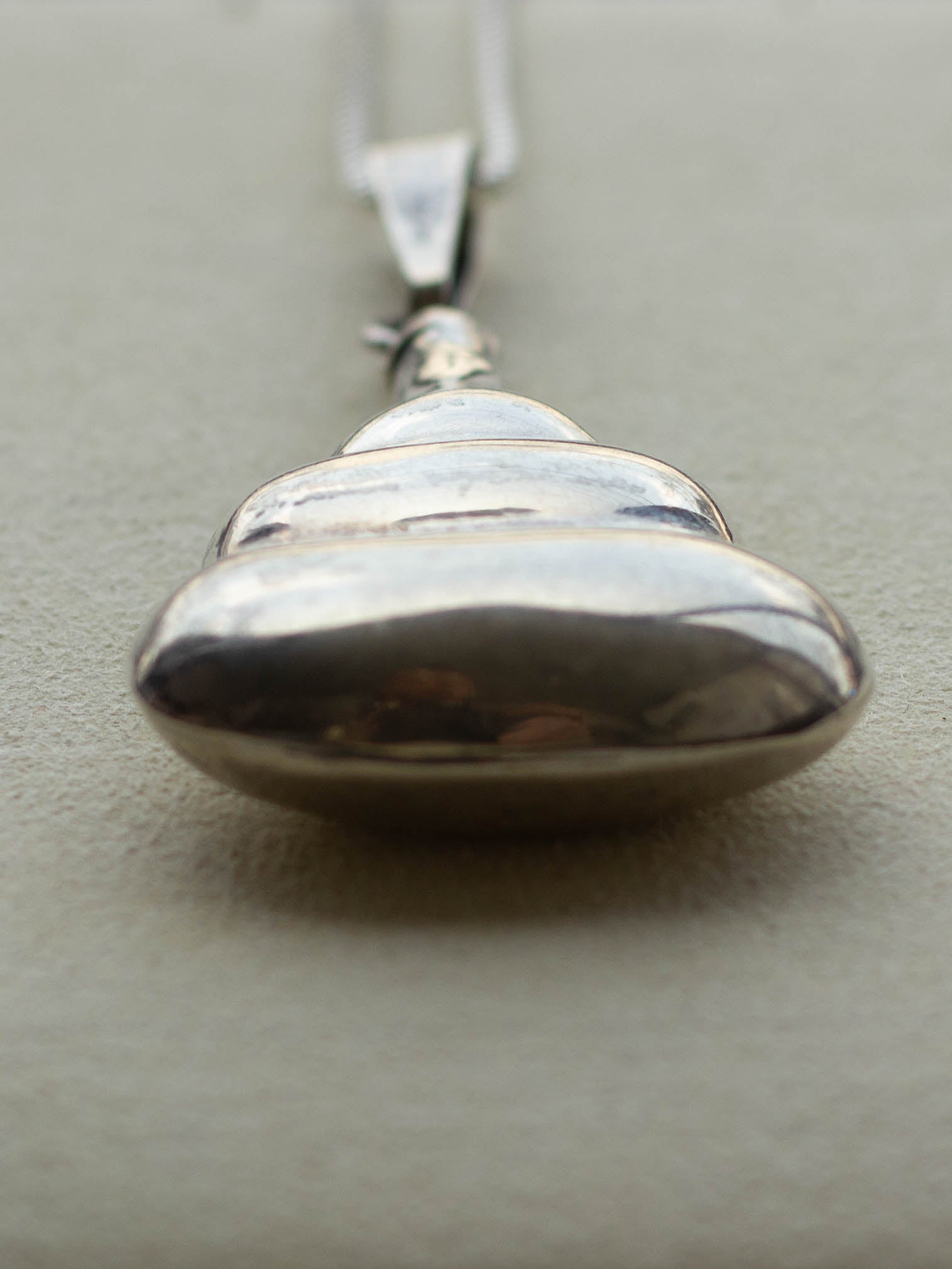 Silver Necklace w/ Perfume Bottle (SVNL-25SS003)