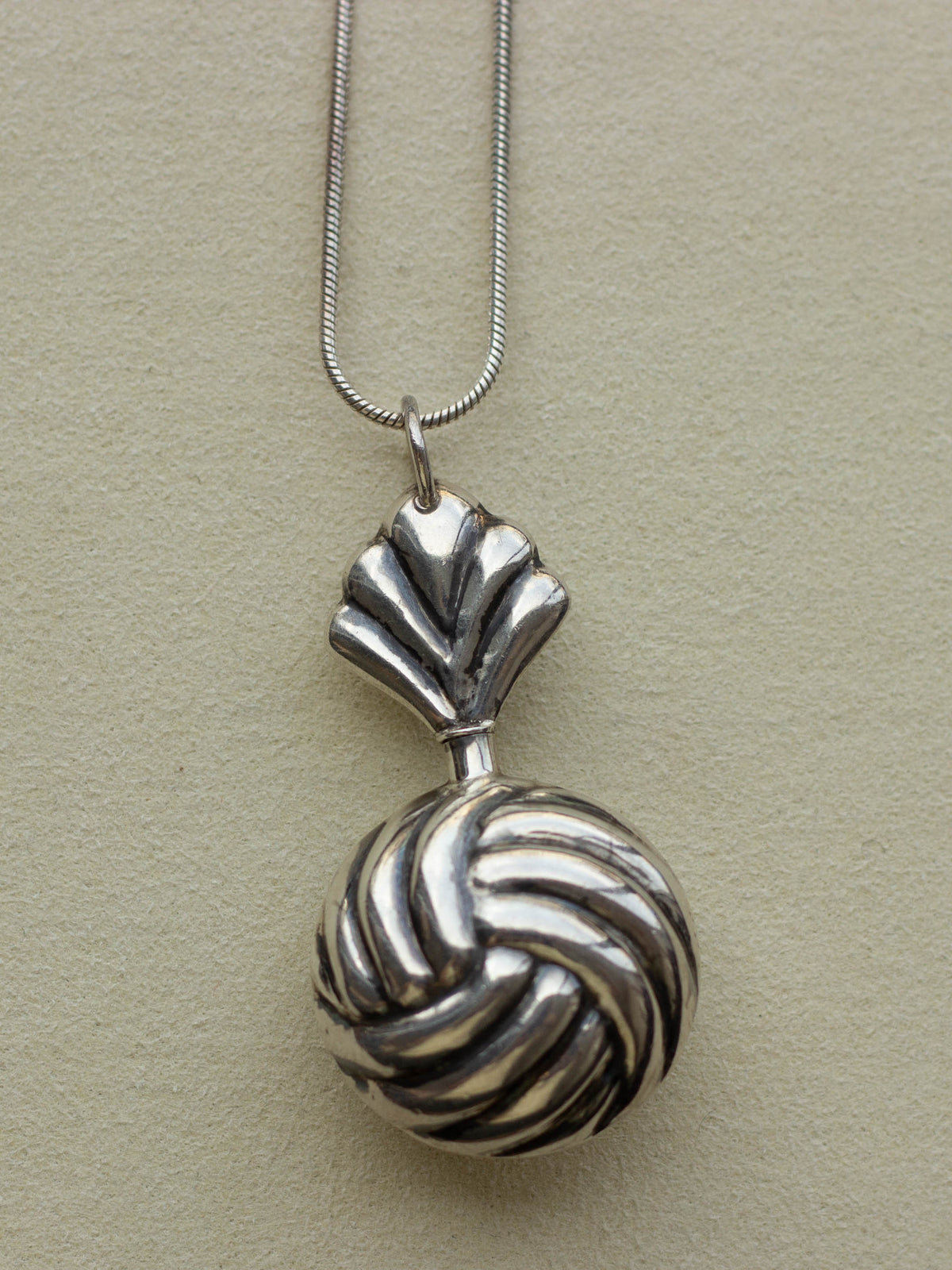 Silver Necklace w/ Perfume Bottle (SVNL-25SS003)