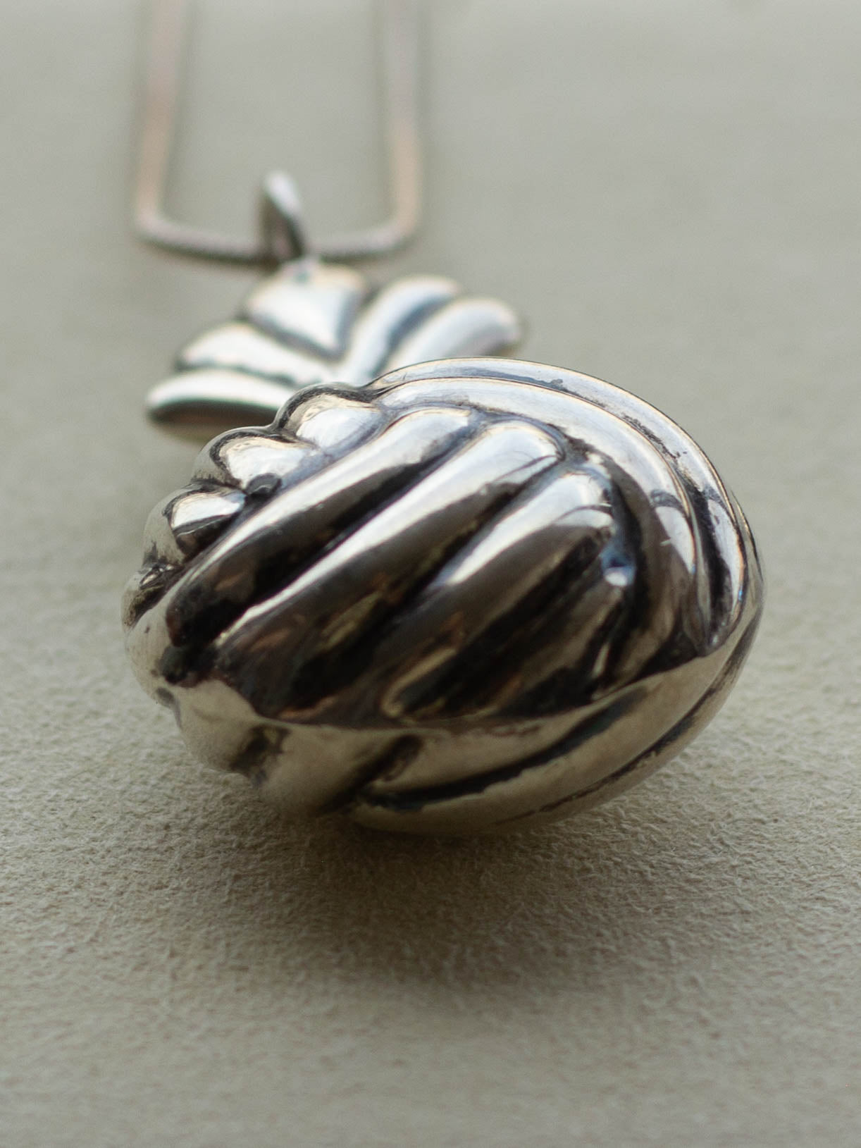 Silver Necklace w/ Perfume Bottle (SVNL-25SS003)