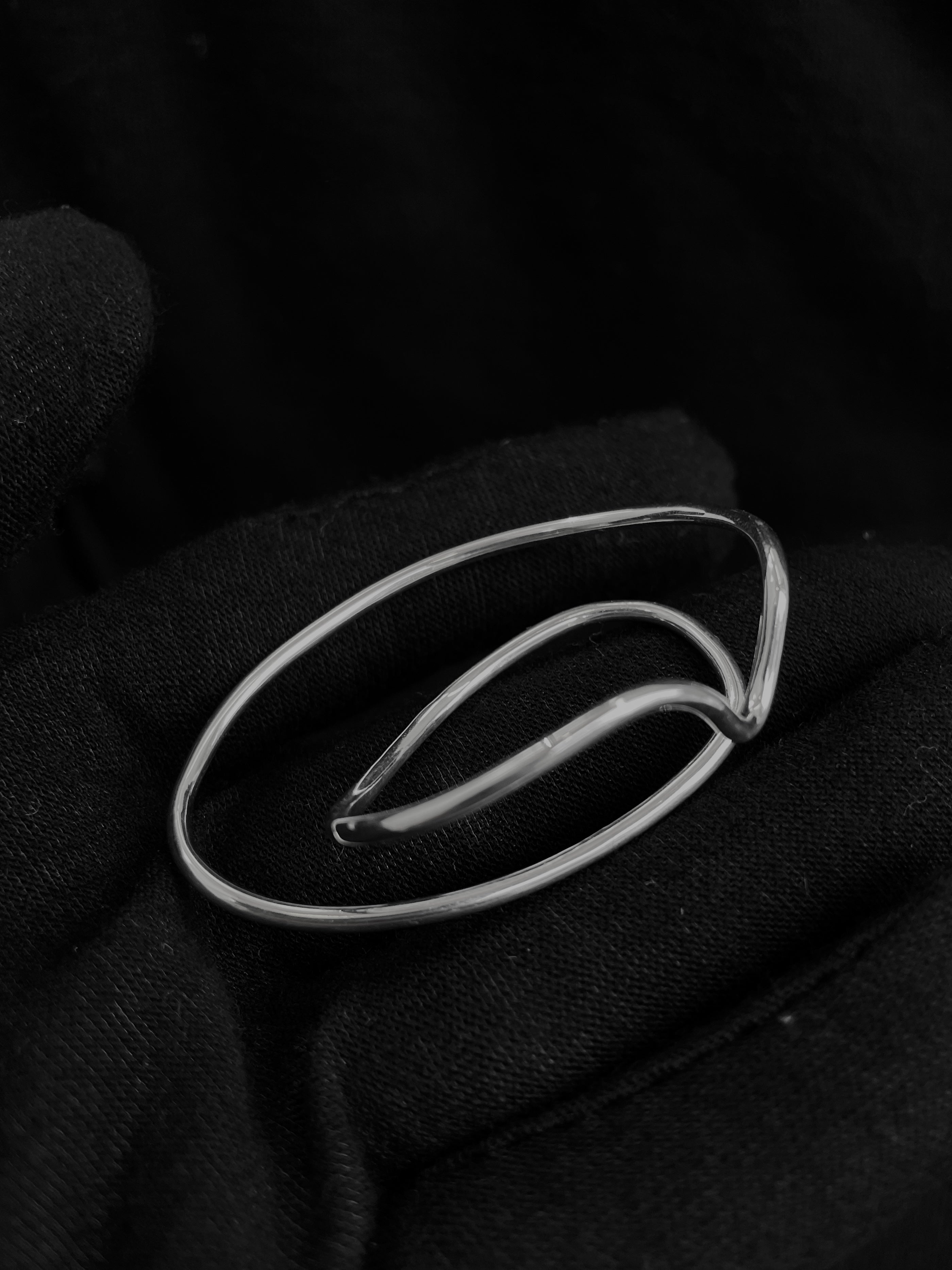 Line Cuff