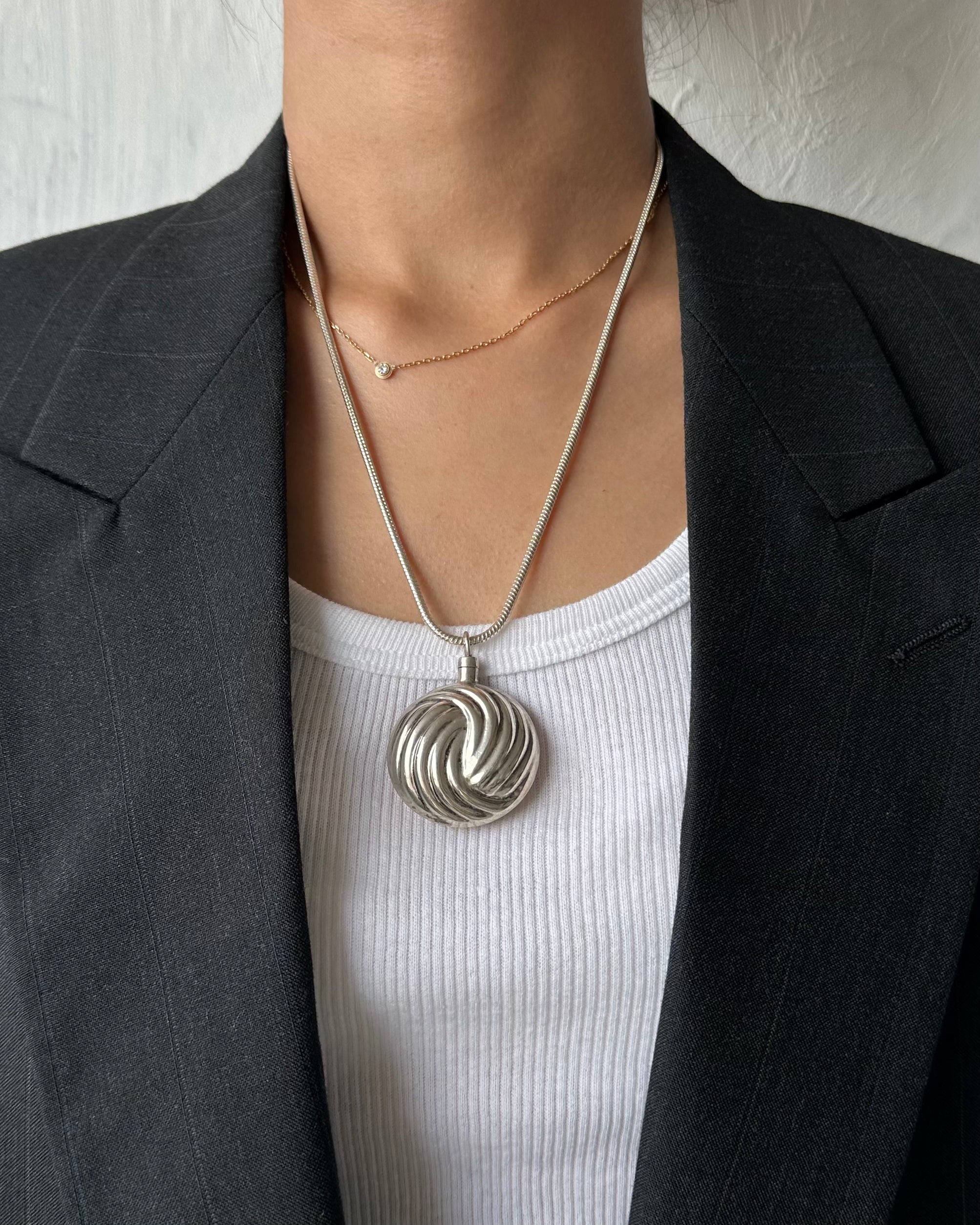 Silver Necklace w/ Perfume Bottle (SVNL-25SS003)