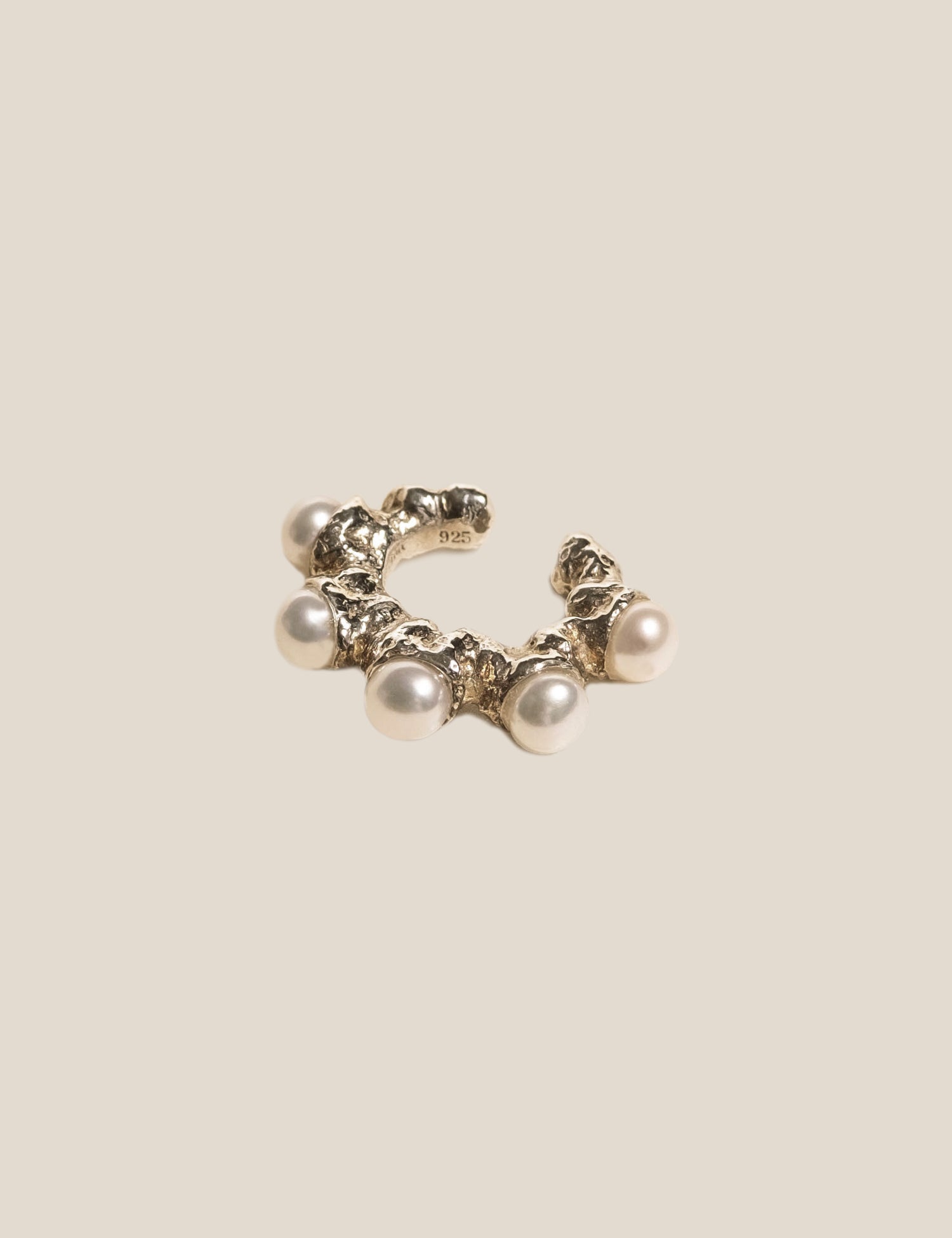 "Isabella Etou" Crinkle Tiny Pearl Earcuff (Single)