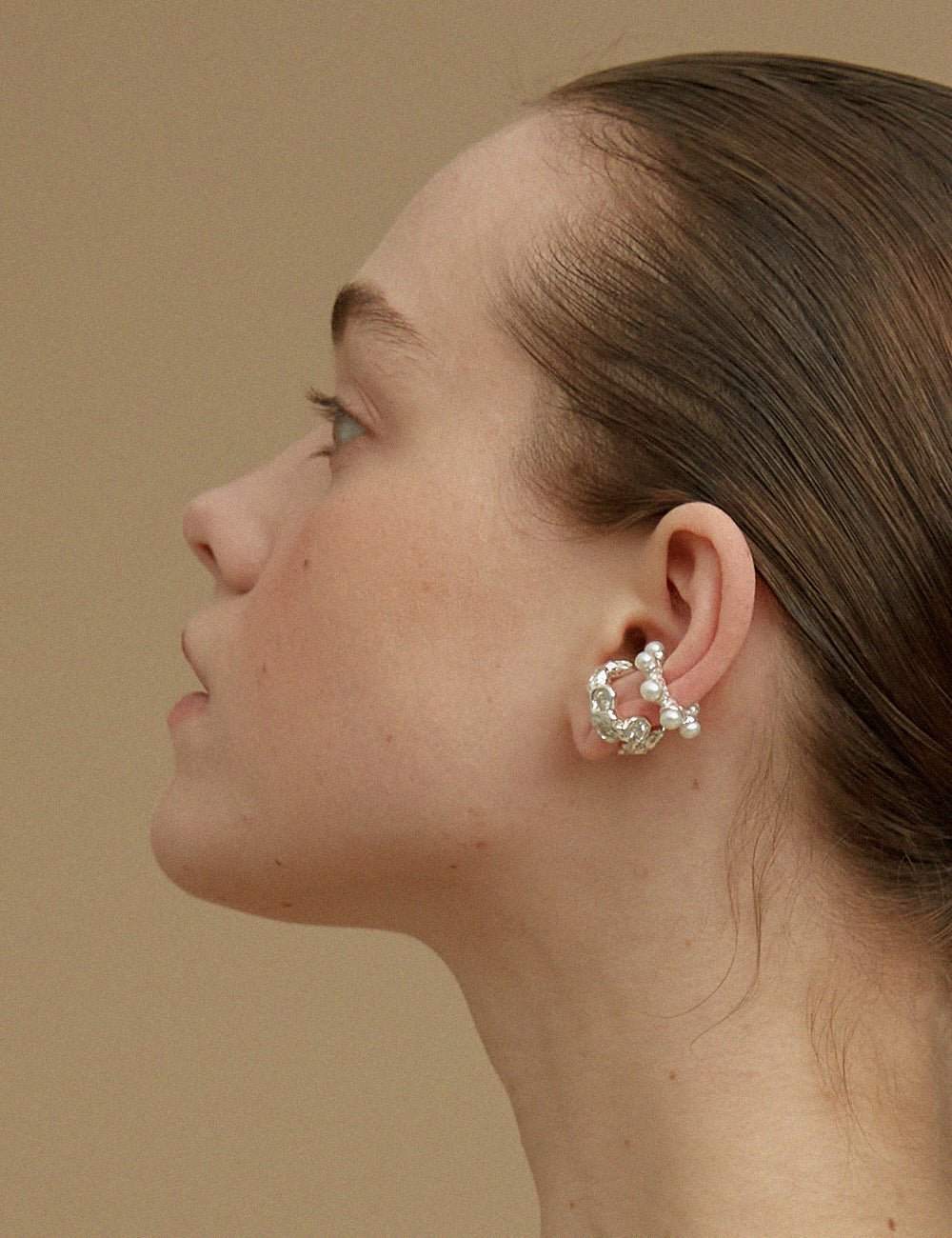 "Isabella Etou" Crinkle Tiny Pearl Earcuff (Single)
