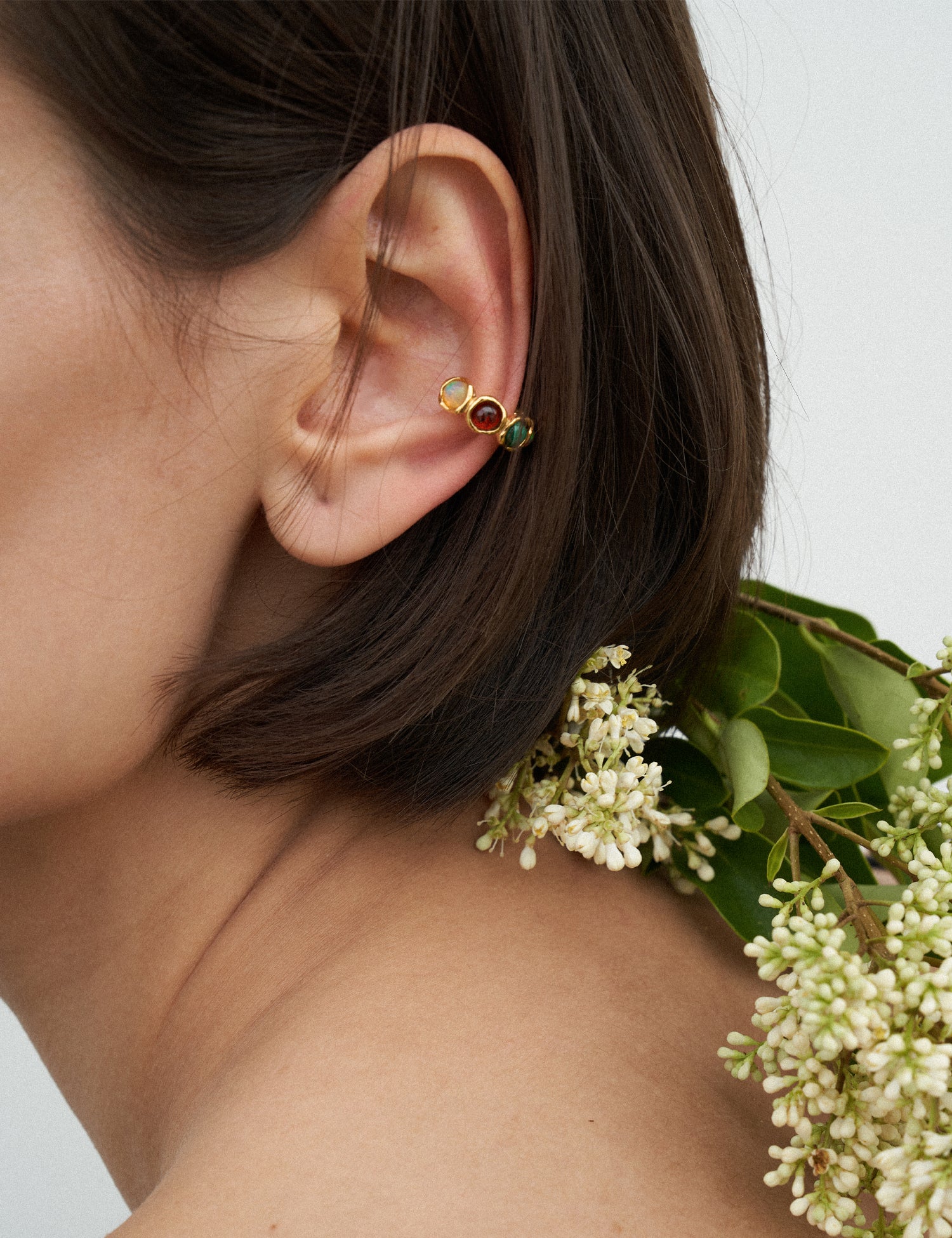 "Isabella Etou" Crinkle Tiny Multi Stone Earcuff (Single)