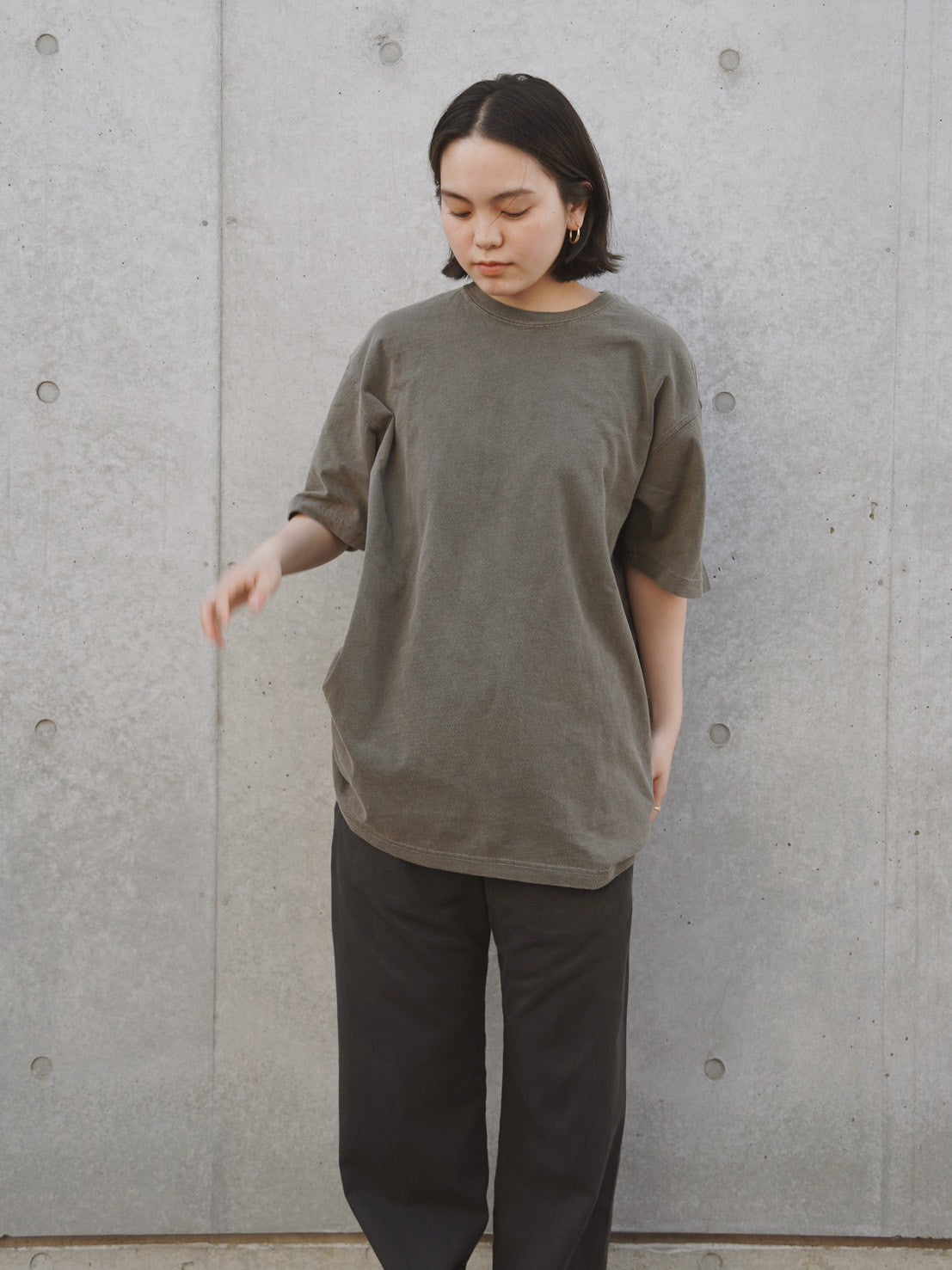 "GAP" Sand Color Pigment Washed Tee - Gray