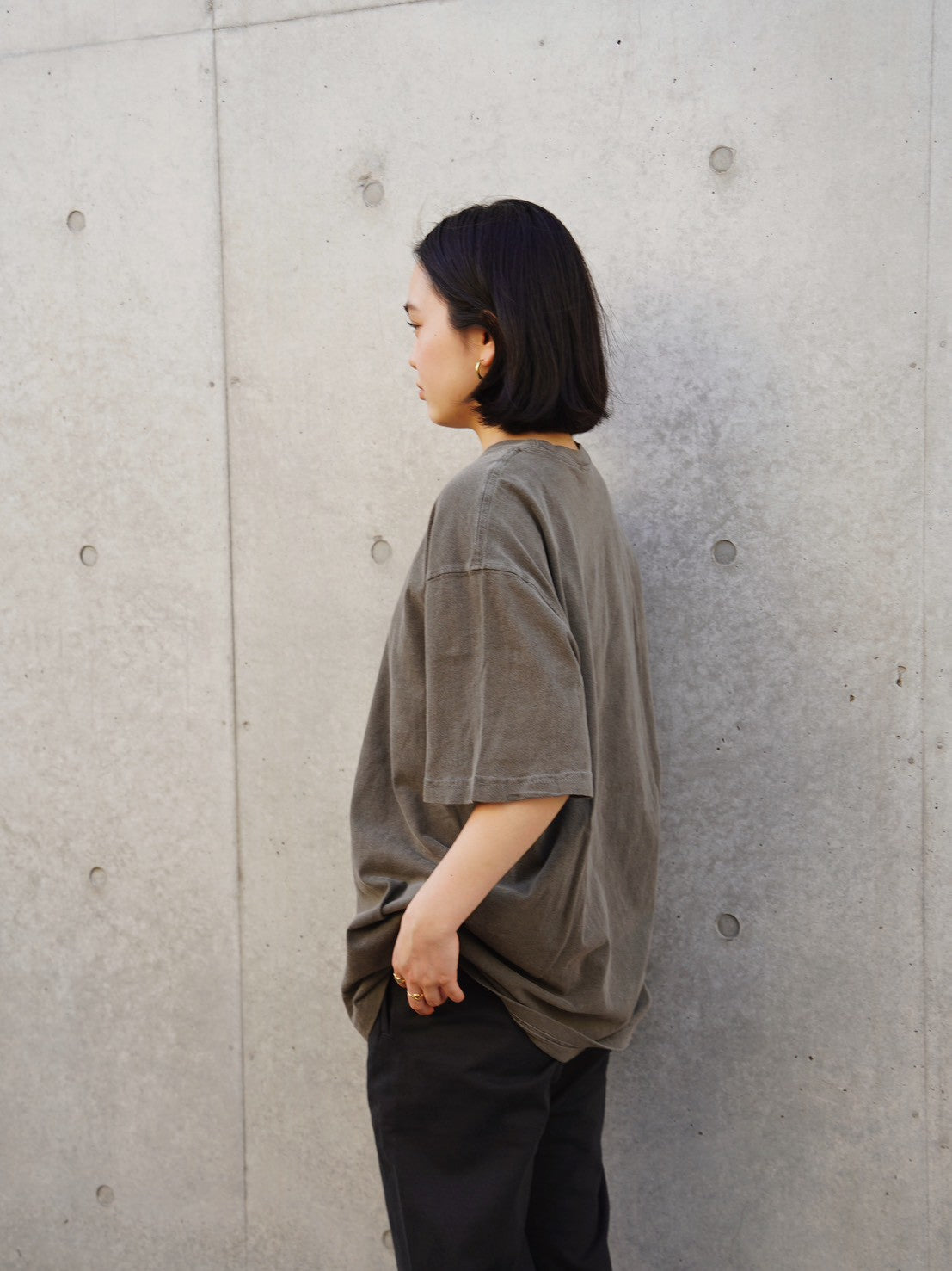 "GAP" Sand Color Pigment Washed Tee - Gray