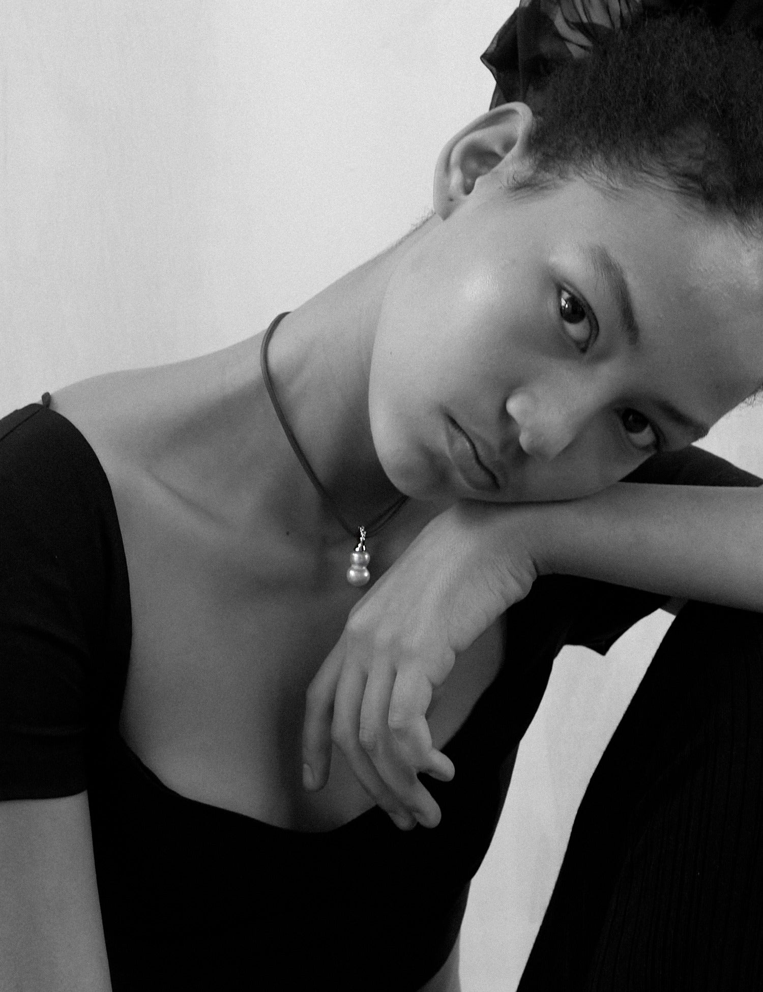 "Isabella Etou" Crinkle Pearl Black Cord Necklace