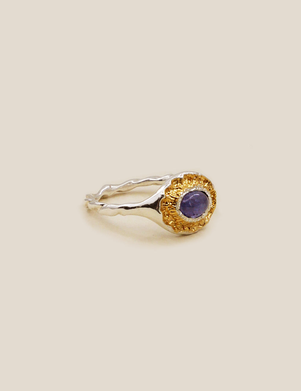 "Isabella Etou" Tanzanite Oval Ring