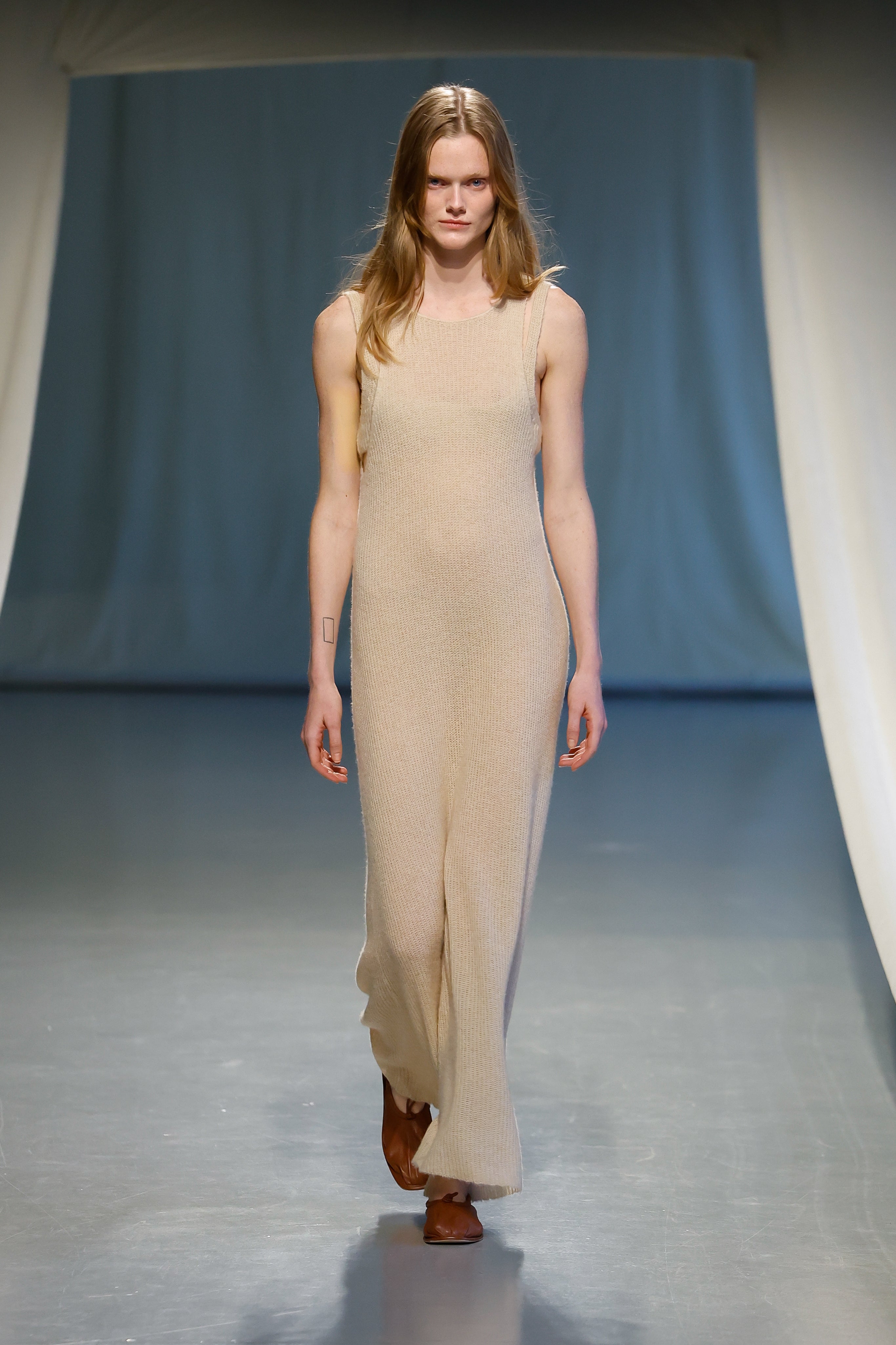 "RUOHAN" Cream Cedar Dress