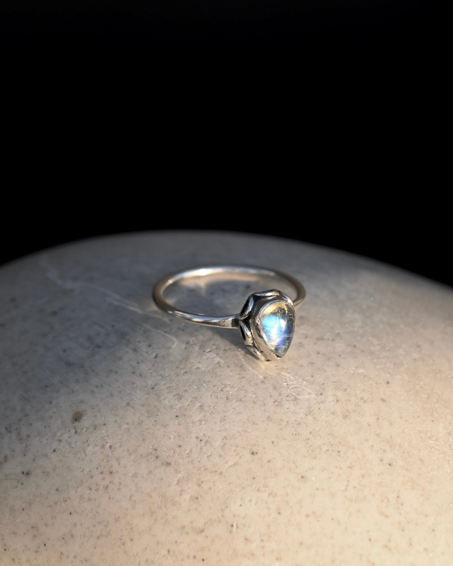 Moonstone Solitaire Ring - 16号