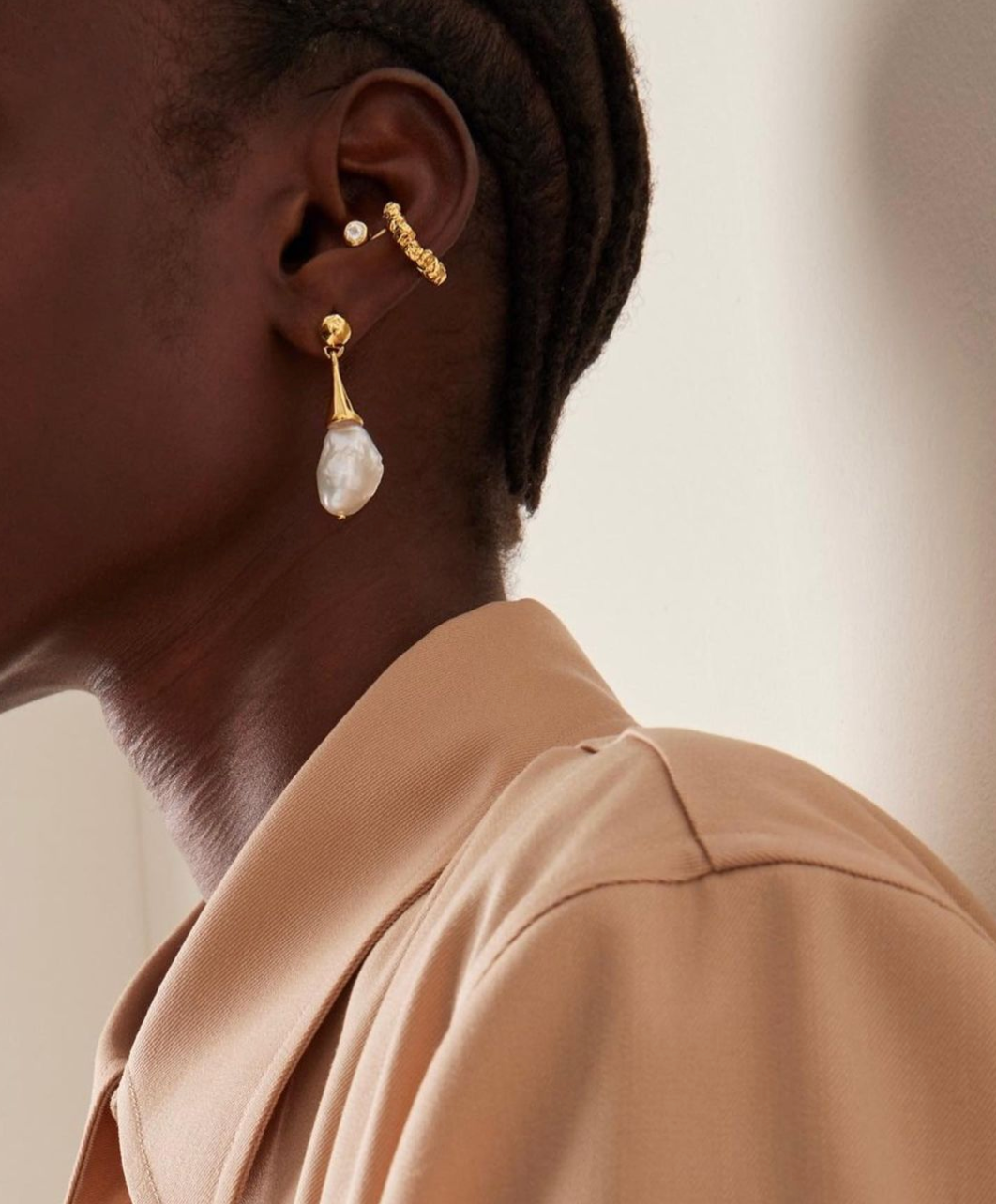 "Isabella Etou" Classic Pearl Earring