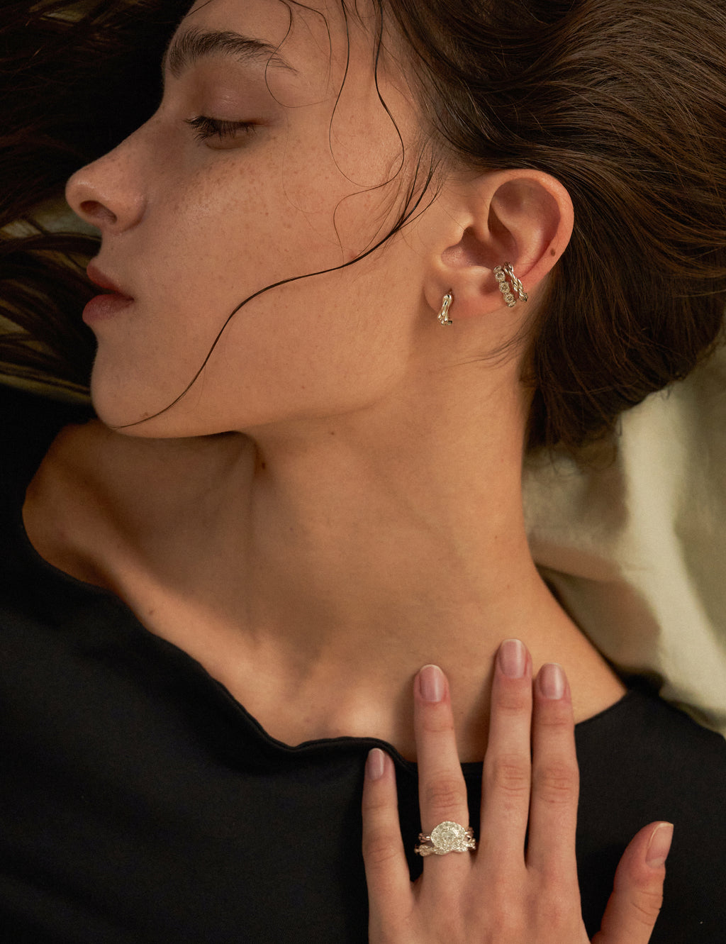 "Isabella Etou" Tiny Modern Wave Ear Cuff (Single)