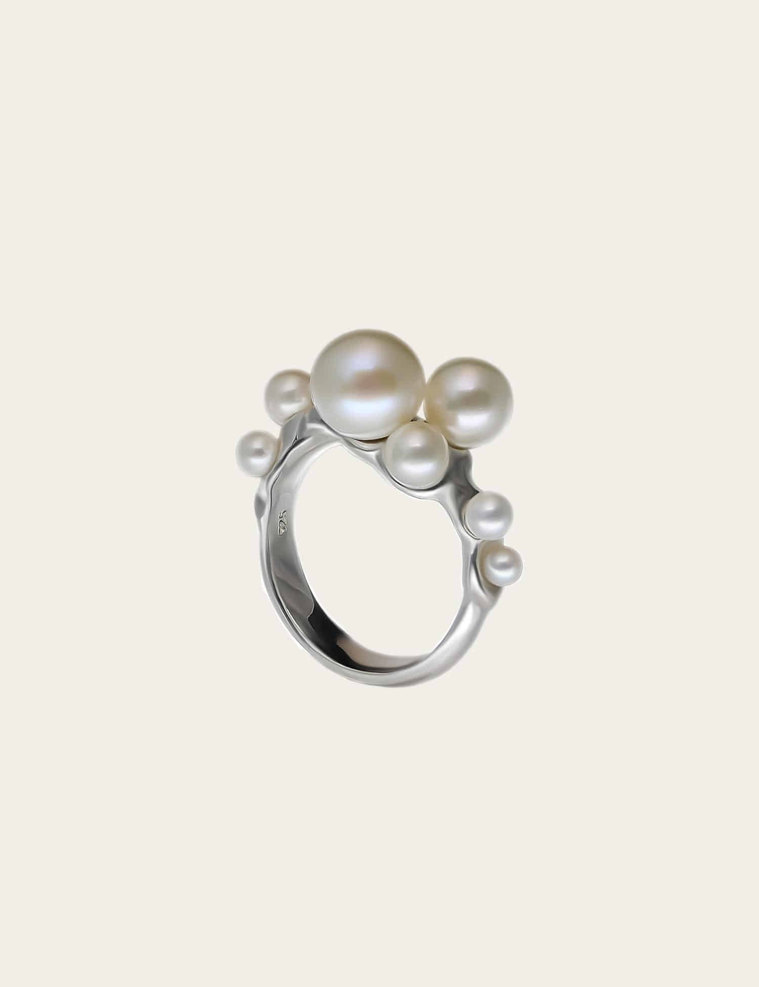 "Isabella Etou"  Bubble Pearl Ring