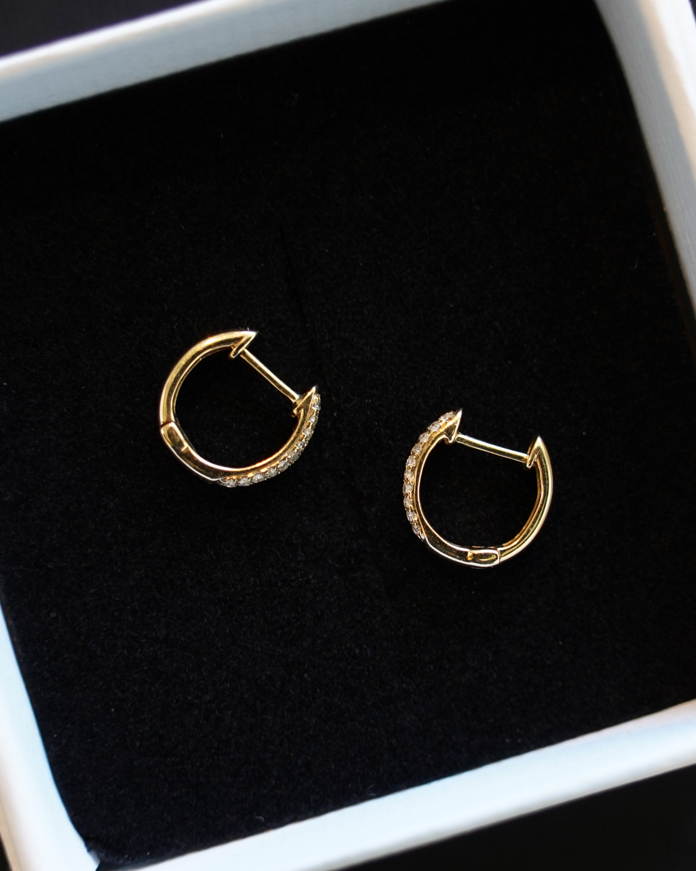 14K Gold Hoops w/ Diamond (GDE-25AW0-3)