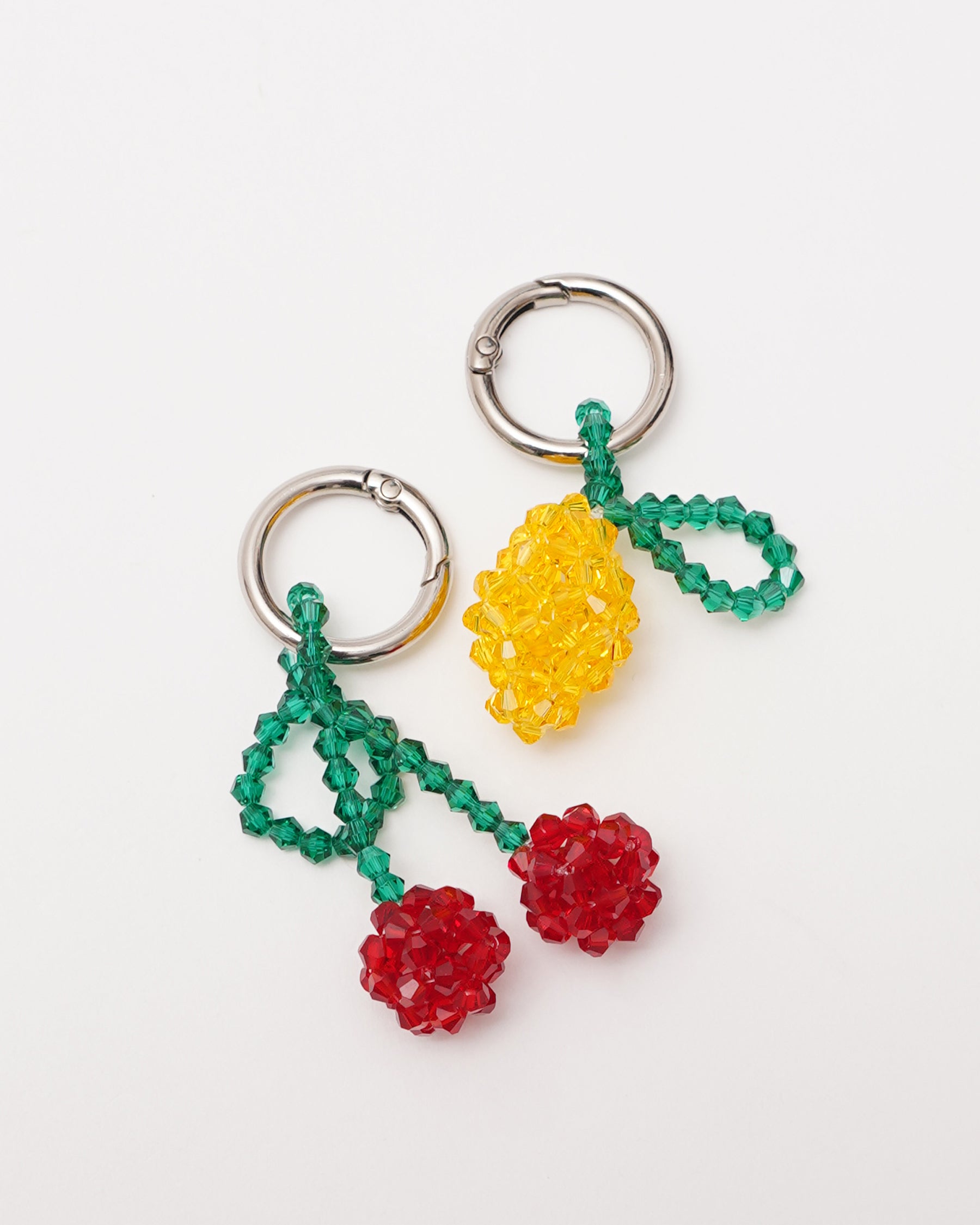 Crochet Beaded Handle Bag with Charm 01